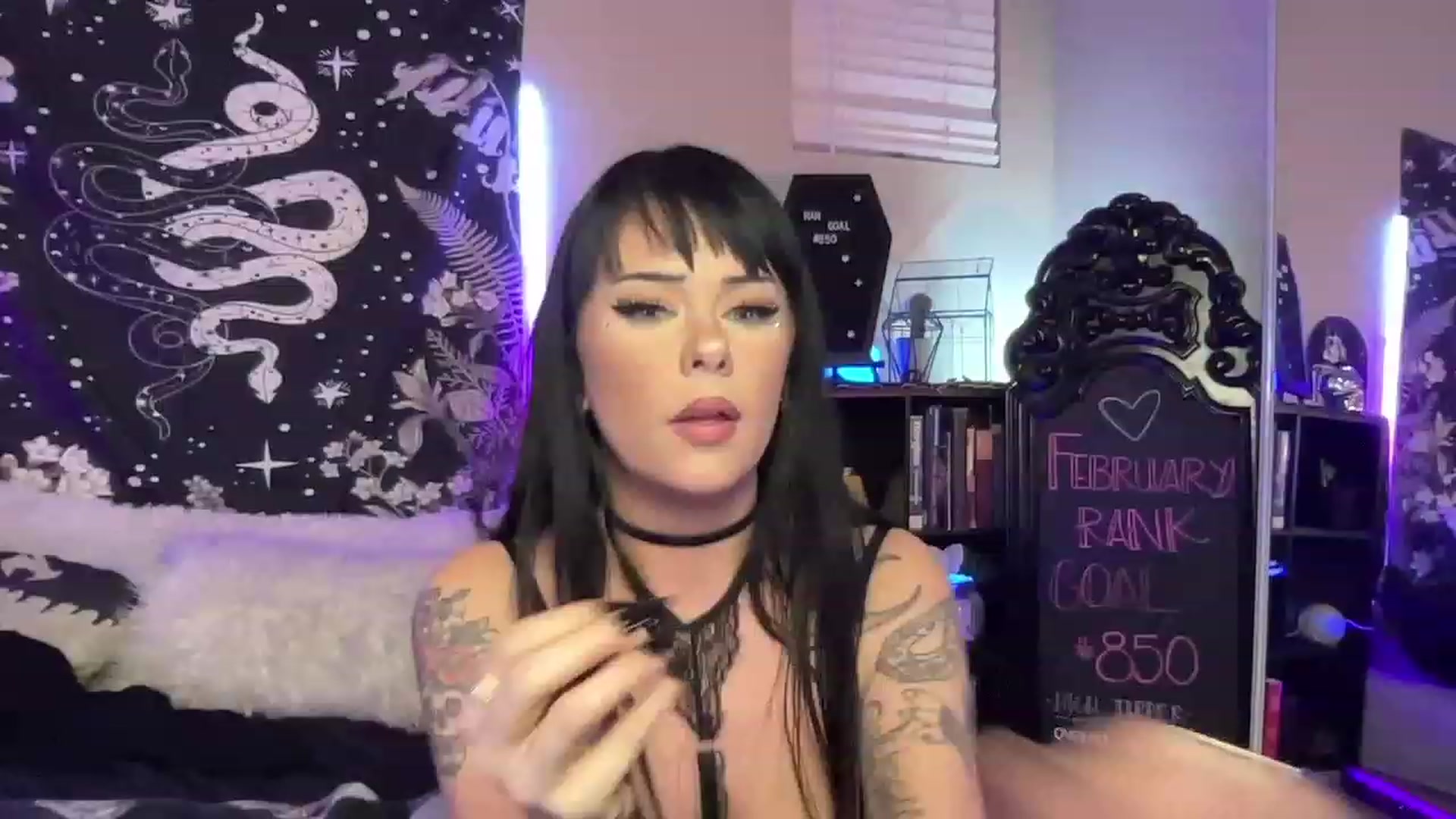 Gallery image thumbnail from RileyWoods's myfreecams stream on, 03/02/2023, 04:46 image 9 of 20