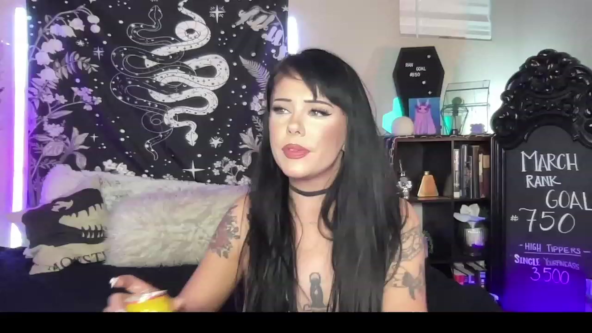 Gallery image thumbnail from RileyWoods's myfreecams stream on, 03/11/2023, 02:59 image 5 of 20