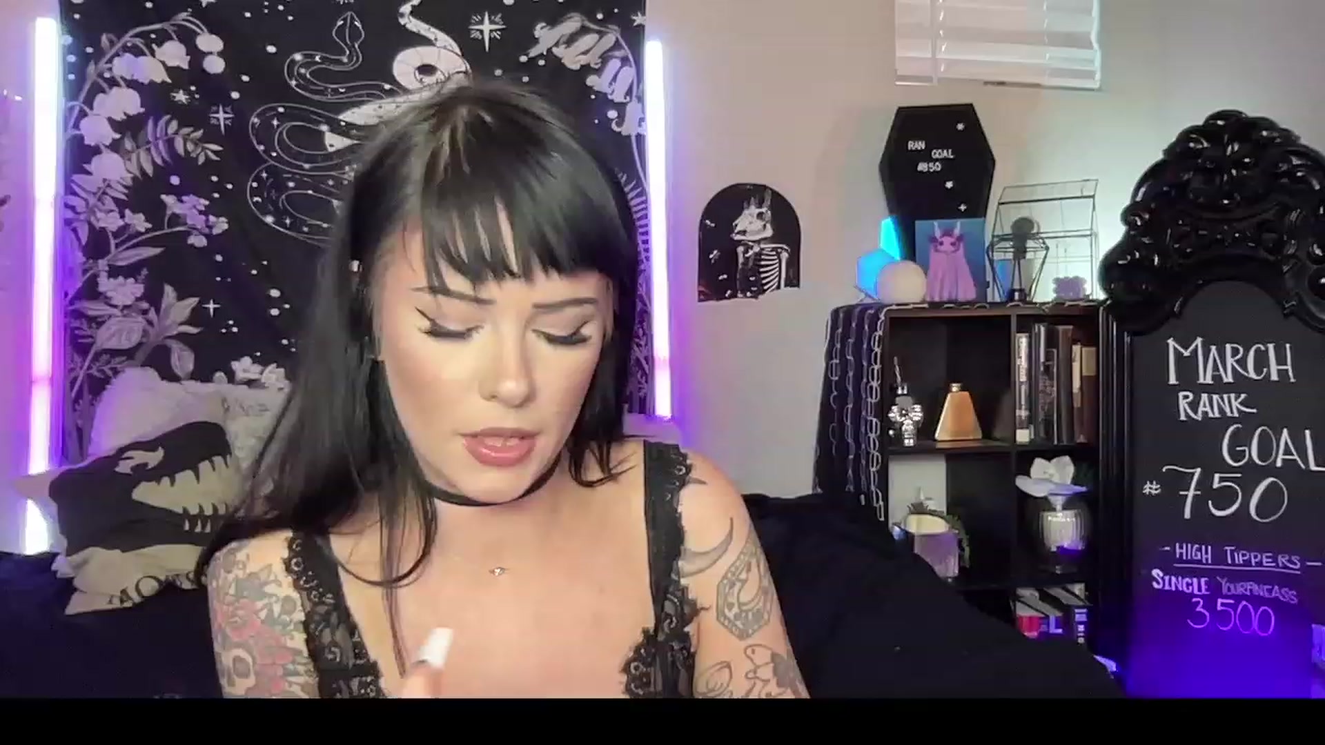 Gallery image thumbnail from RileyWoods's myfreecams stream on, 03/11/2023, 02:59 image 3 of 20