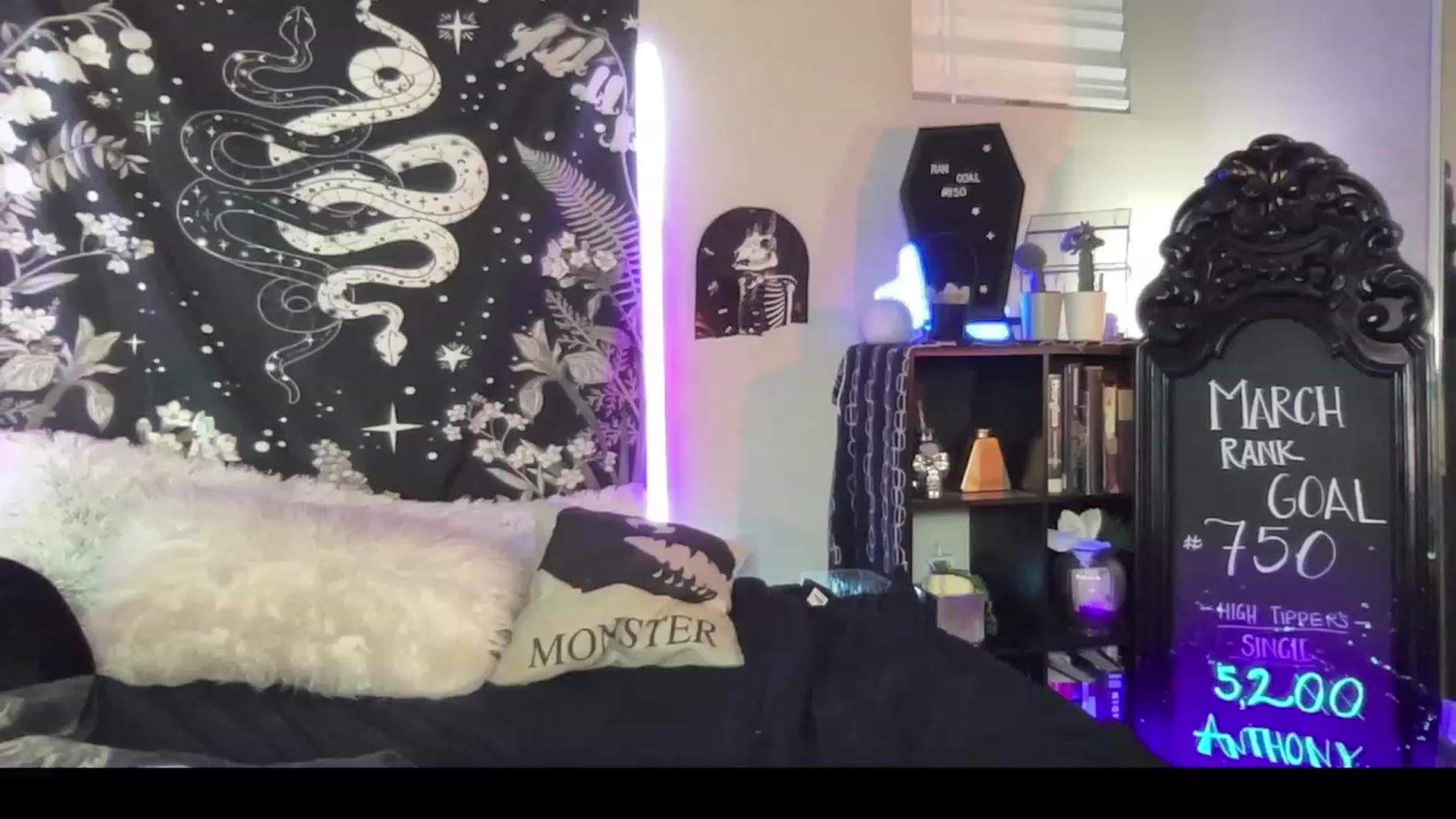 Gallery image thumbnail from RileyWoods's myfreecams stream on, 03/18/2023, 02:36 image 15 of 20