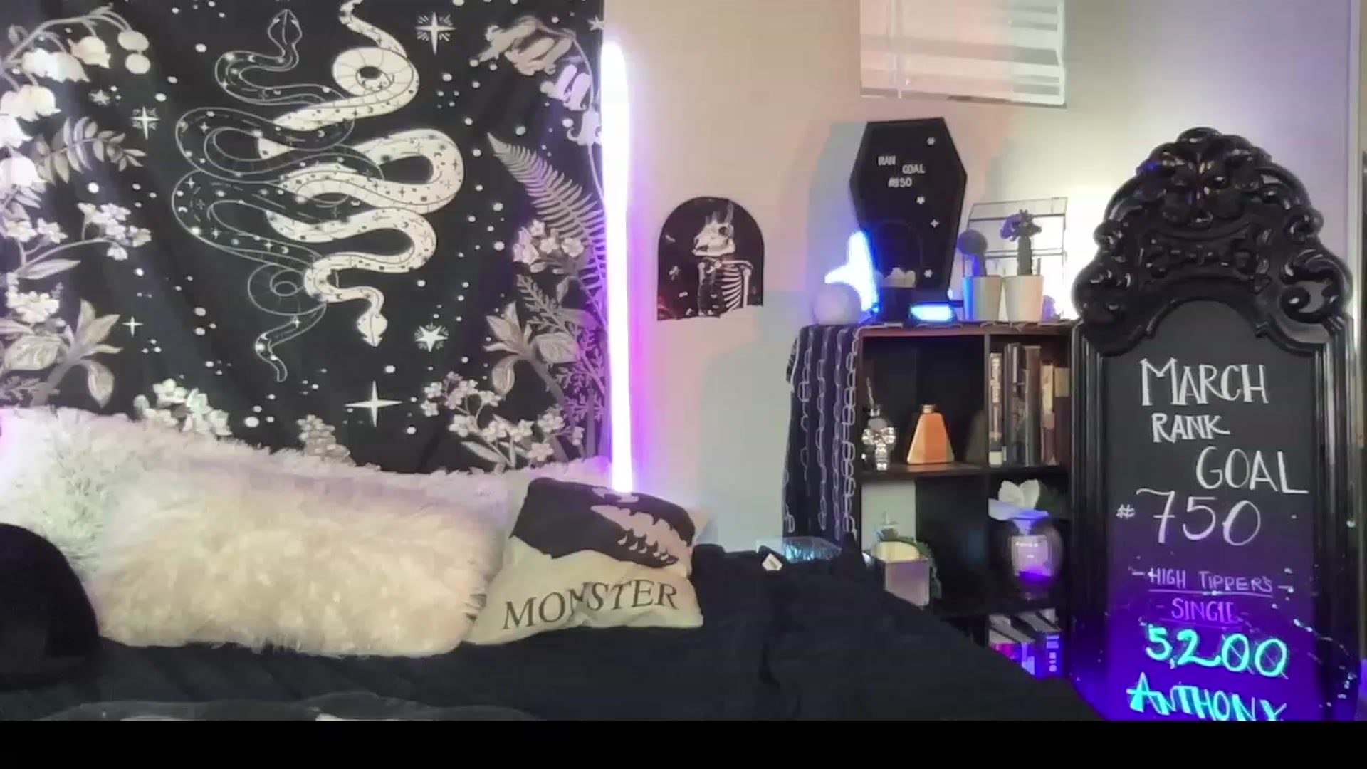 Gallery image thumbnail from RileyWoods's myfreecams stream on, 03/18/2023, 02:36 image 10 of 20
