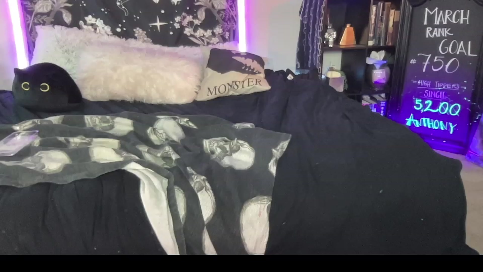 Gallery image thumbnail from RileyWoods's myfreecams stream on, 03/18/2023, 02:36 image 5 of 20