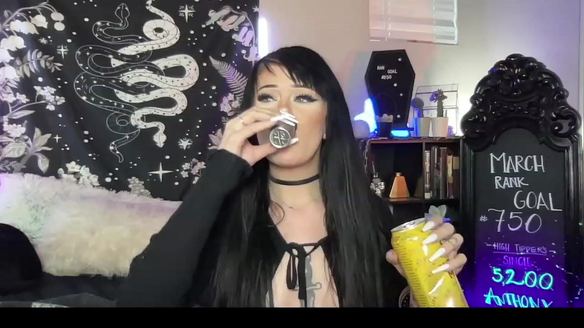 Gallery image thumbnail from RileyWoods's myfreecams stream on, 03/18/2023, 02:36 image 7 of 20