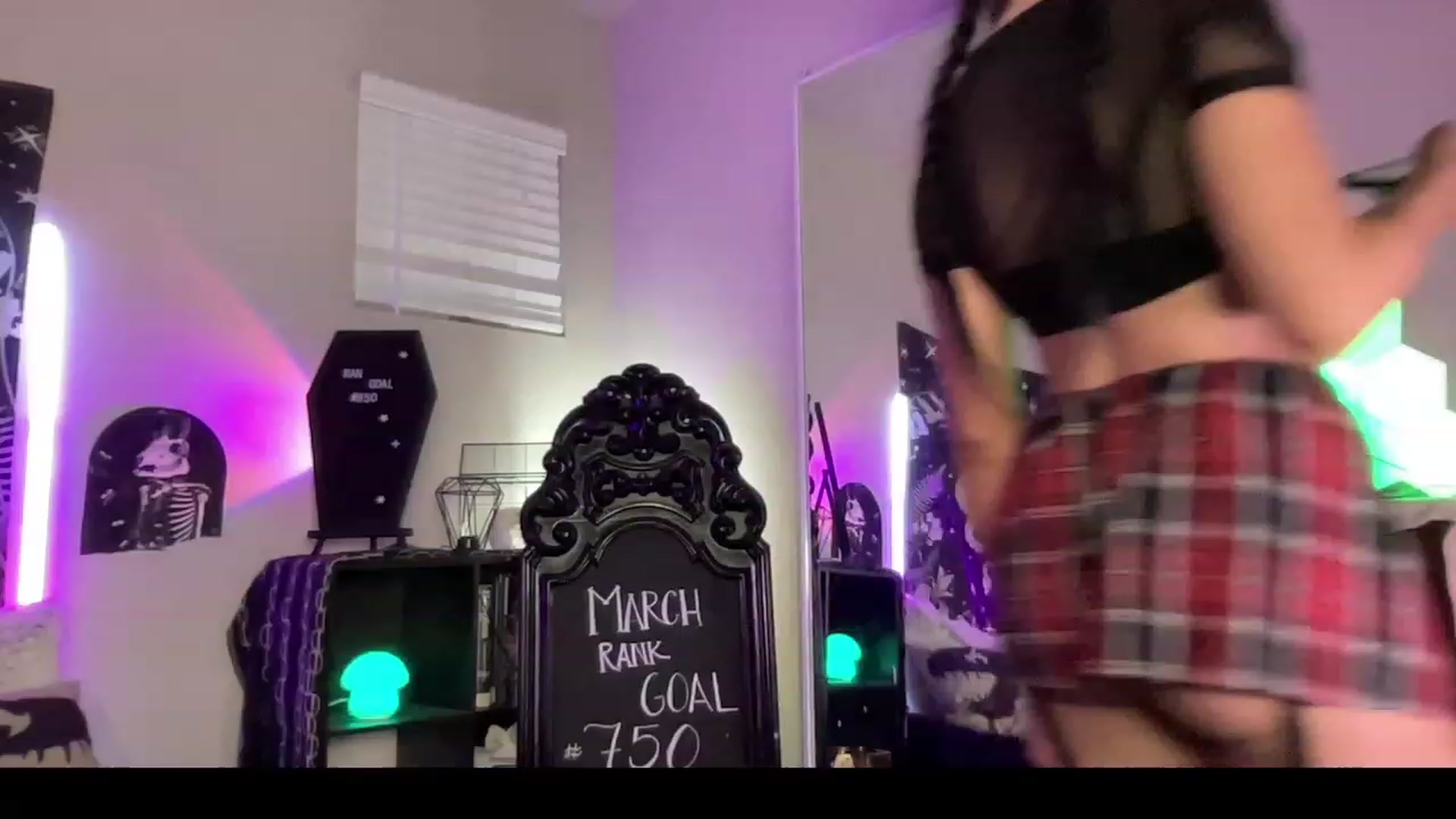 Gallery image thumbnail from RileyWoods's myfreecams stream on, 03/20/2023, 02:14 image 19 of 20