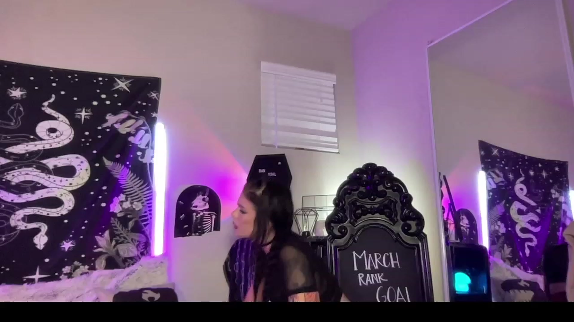Gallery image thumbnail from RileyWoods's myfreecams stream on, 03/20/2023, 02:14 image 18 of 20