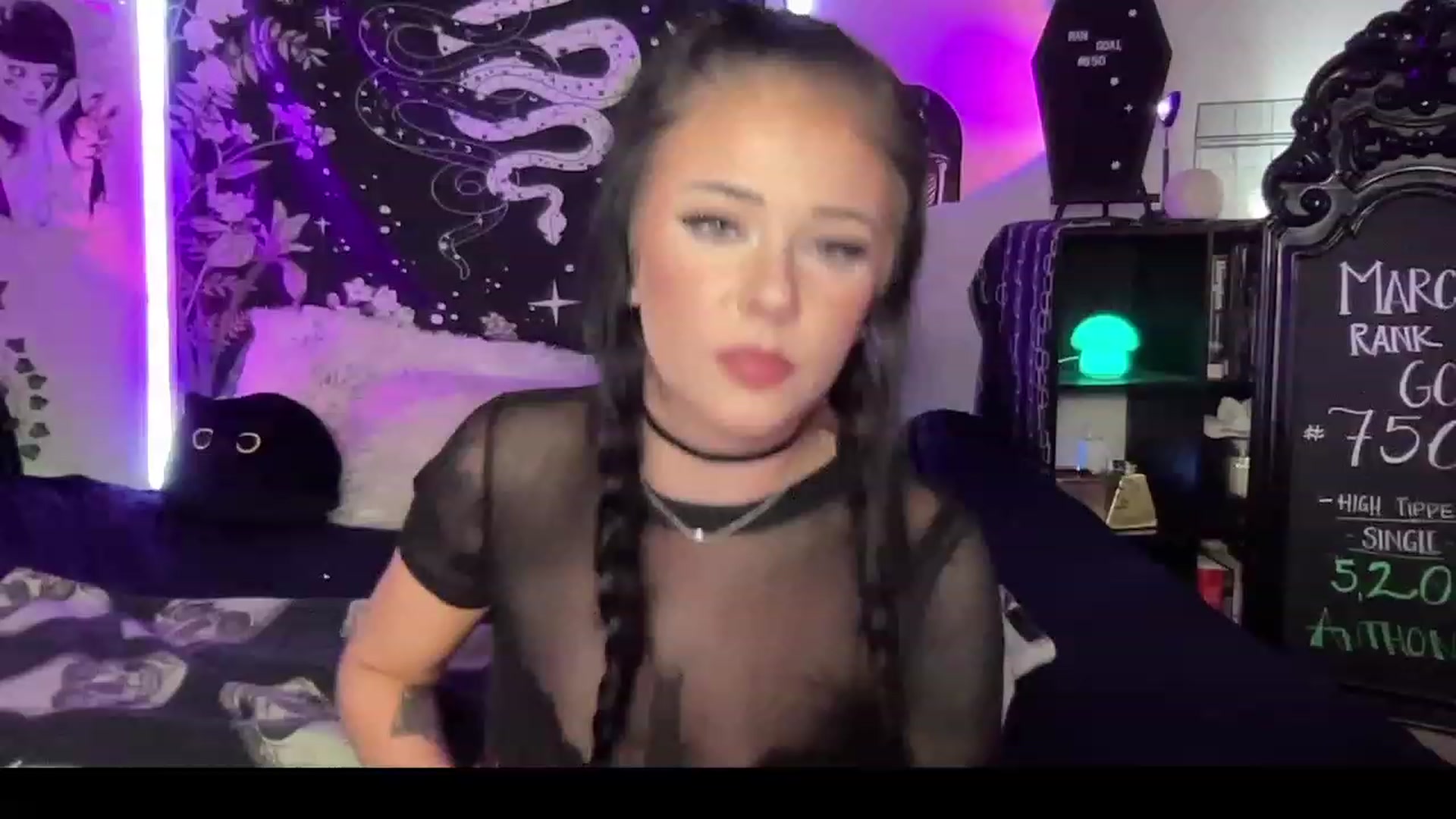 Gallery image thumbnail from RileyWoods's myfreecams stream on, 03/20/2023, 02:14 image 17 of 20