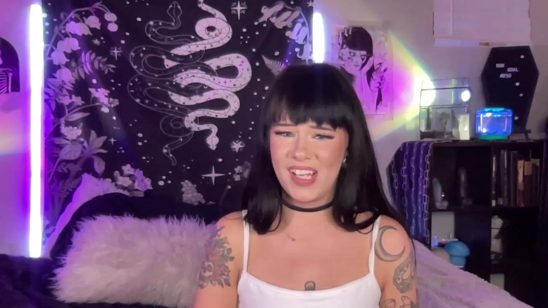 Gallery image thumbnail from RileyWoods's myfreecams stream on, 03/27/2023, 04:04 image 16 of 20