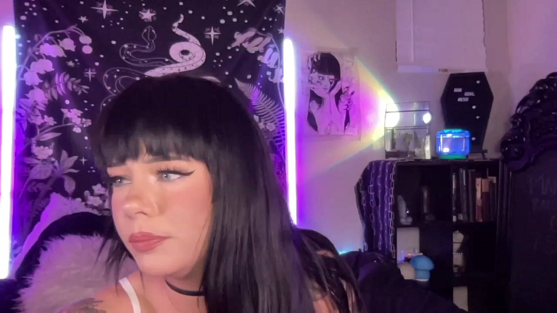 Gallery image thumbnail from RileyWoods's myfreecams stream on, 03/27/2023, 04:04 image 6 of 20