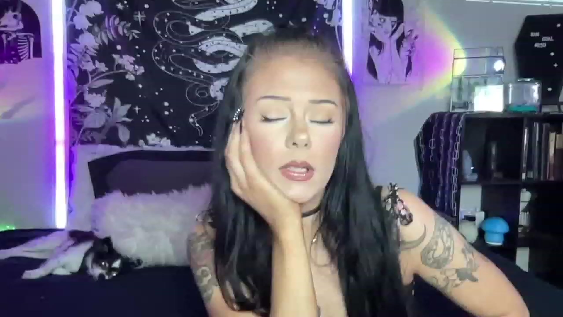 Gallery image thumbnail from RileyWoods's myfreecams stream on, 03/28/2023, 01:54 image 1 of 20