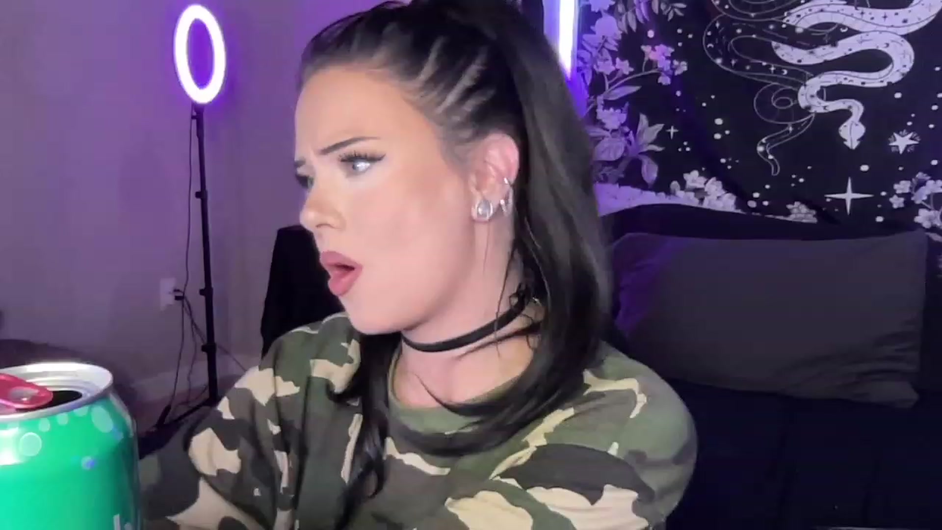 Gallery image thumbnail from RileyWoods's myfreecams stream on, 04/03/2023, 24:28 image 3 of 20