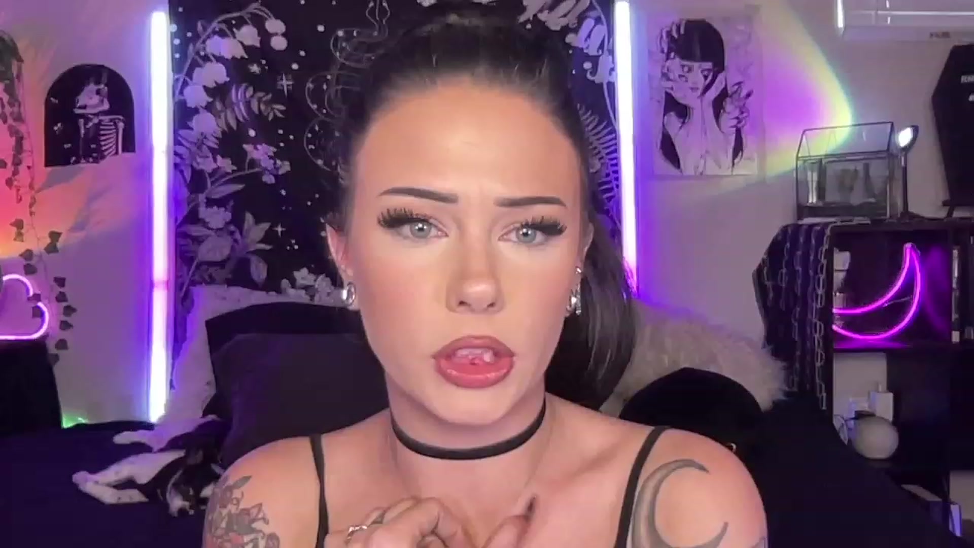 Gallery image thumbnail from RileyWoods's myfreecams stream on, 04/03/2023, 24:28 image 20 of 20