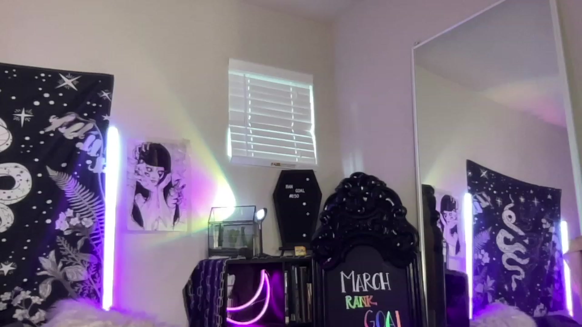 Gallery image thumbnail from RileyWoods's myfreecams stream on, 04/03/2023, 24:28 image 2 of 20