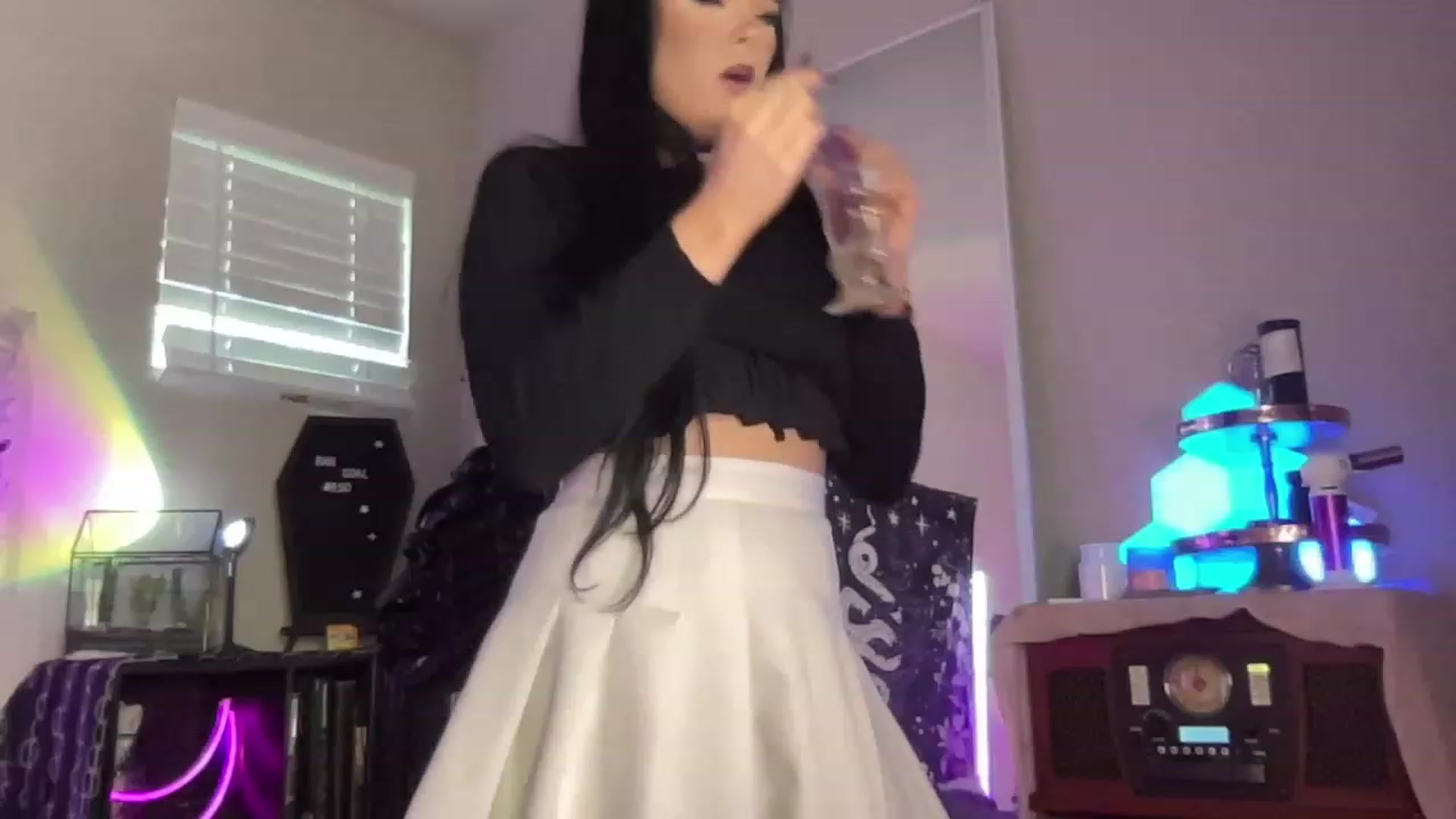 Gallery image thumbnail from RileyWoods's myfreecams stream on, 04/04/2023, 02:55 image 5 of 20