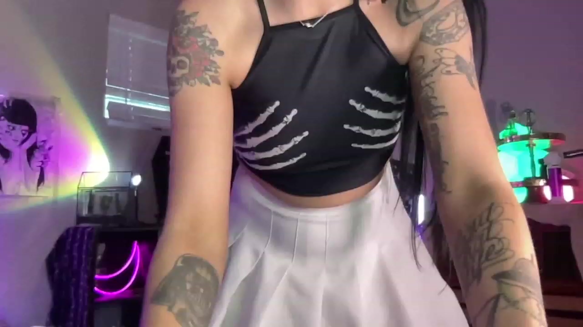 Gallery image thumbnail from RileyWoods's myfreecams stream on, 04/04/2023, 02:55 image 16 of 20