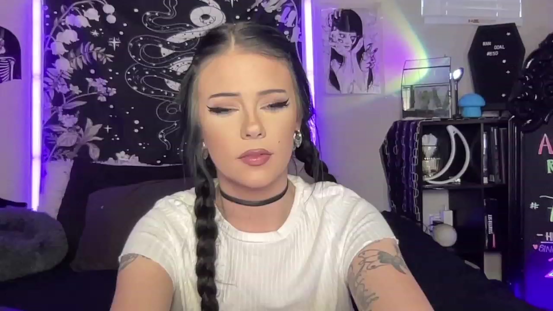 Gallery image thumbnail from RileyWoods's myfreecams stream on, 04/10/2023, 02:22 image 8 of 20