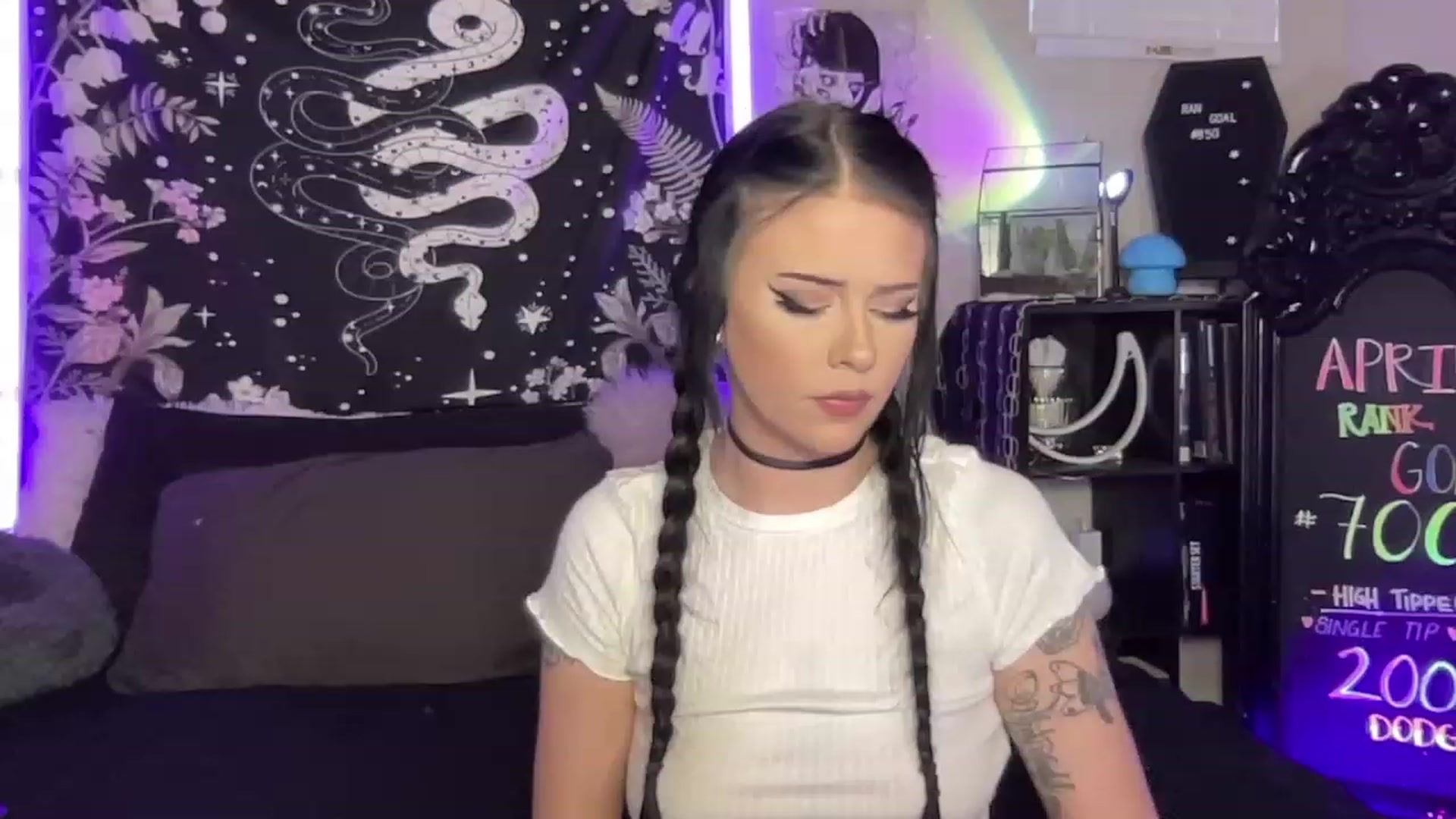 Gallery image thumbnail from RileyWoods's myfreecams stream on, 04/10/2023, 02:22 image 17 of 20