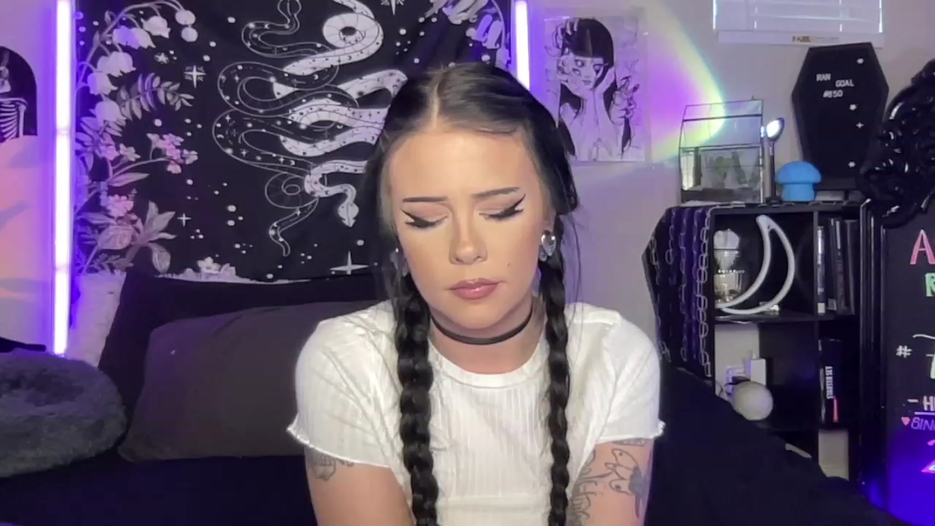 Gallery image thumbnail from RileyWoods's myfreecams stream on, 04/10/2023, 02:22 image 9 of 20