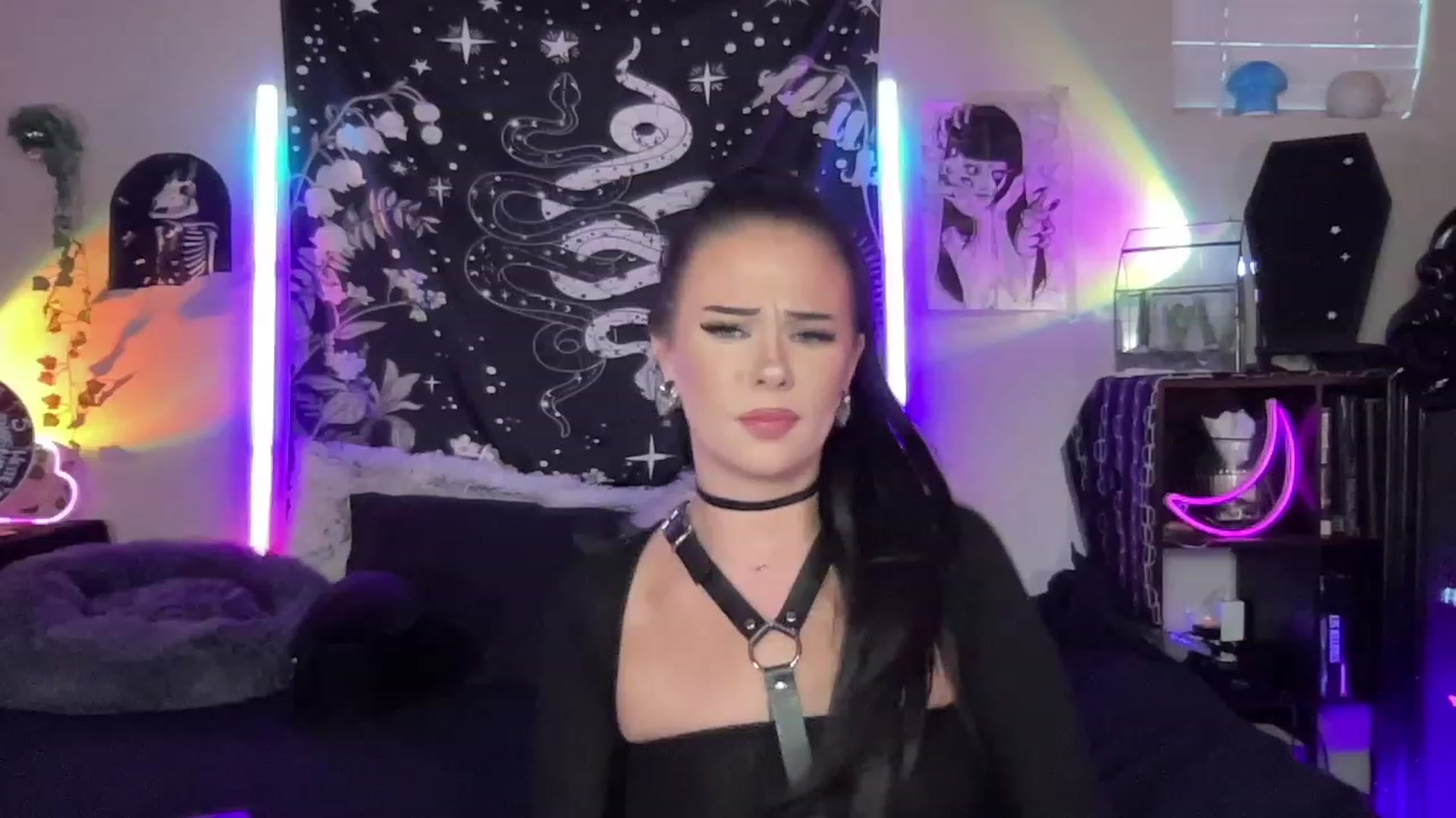 Gallery image thumbnail from RileyWoods's myfreecams stream on, 04/17/2023, 02:45 image 19 of 20