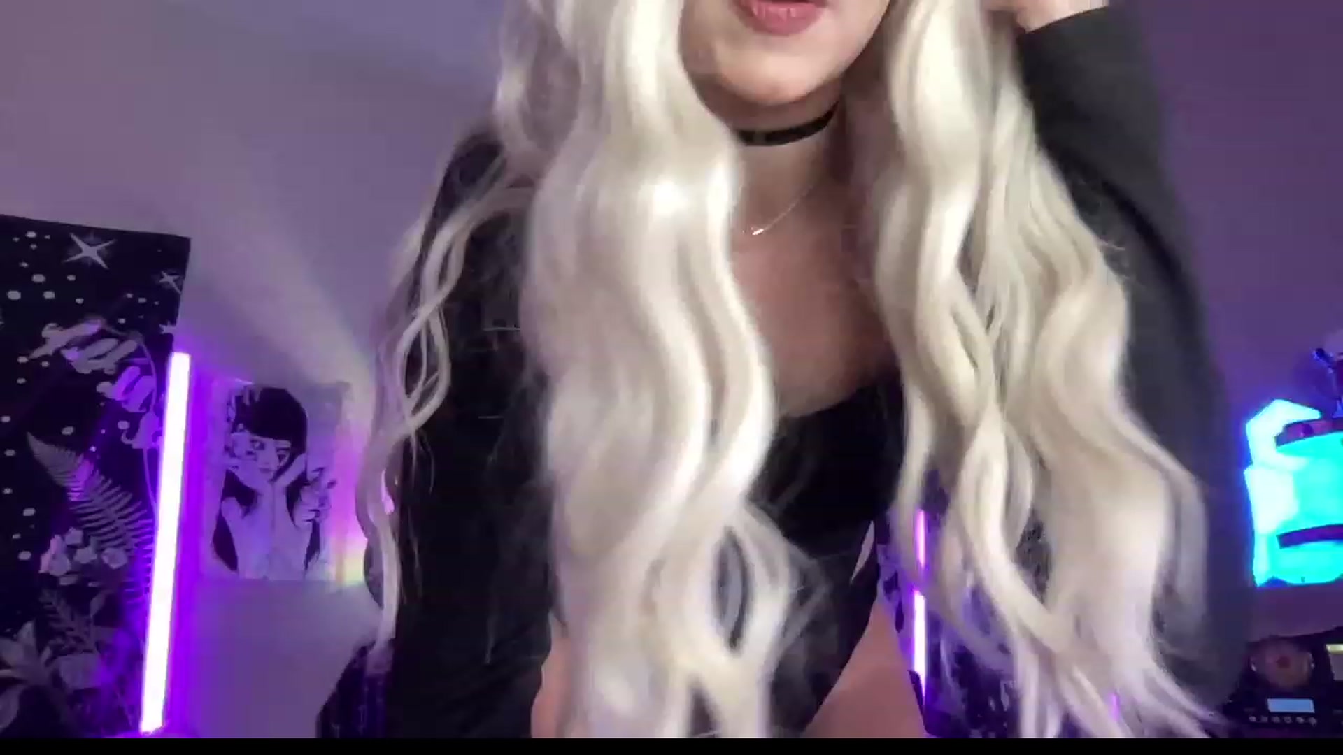 Gallery image thumbnail from RileyWoods's myfreecams stream on, 04/25/2023, 01:11 image 10 of 20