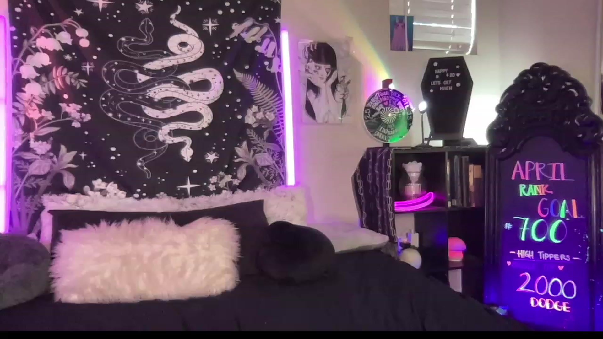 Gallery image thumbnail from RileyWoods's myfreecams stream on, 04/26/2023, 02:04 image 17 of 20