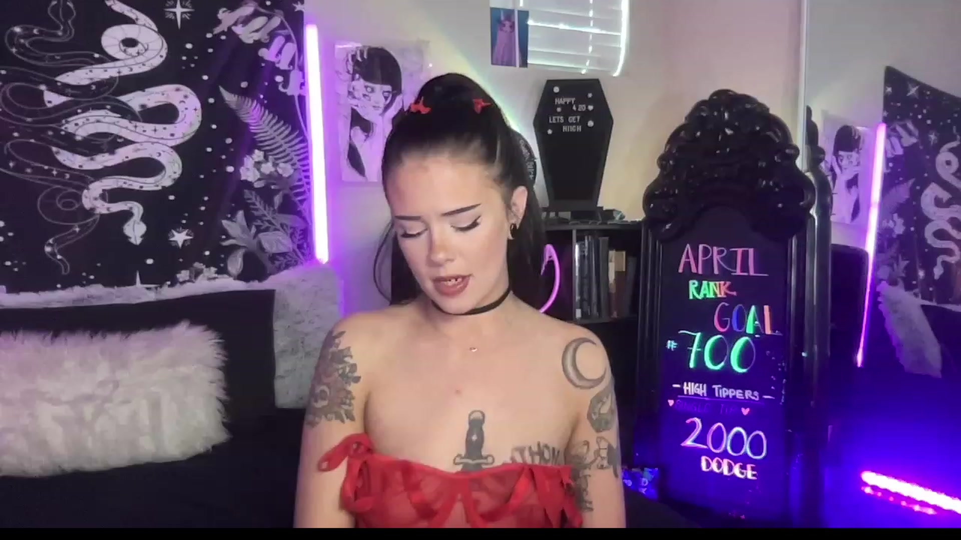 Gallery image thumbnail from RileyWoods's myfreecams stream on, 04/28/2023, 01:33 image 16 of 20