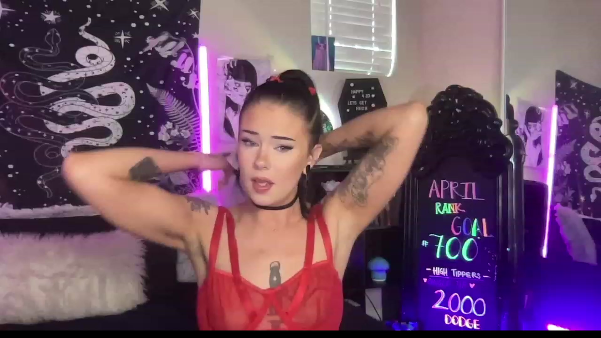 Gallery image thumbnail from RileyWoods's myfreecams stream on, 04/28/2023, 01:33 image 10 of 20