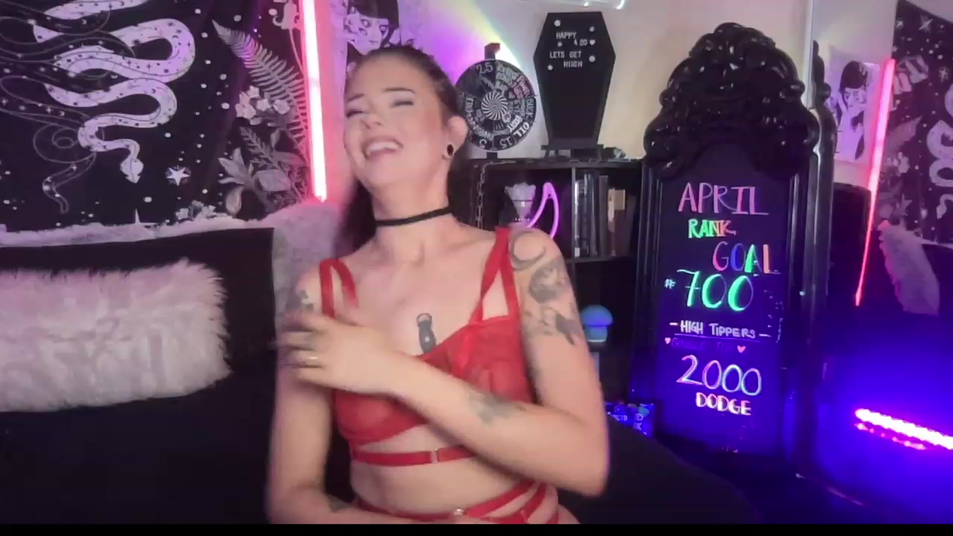 Gallery image thumbnail from RileyWoods's myfreecams stream on, 04/28/2023, 01:33 image 19 of 20