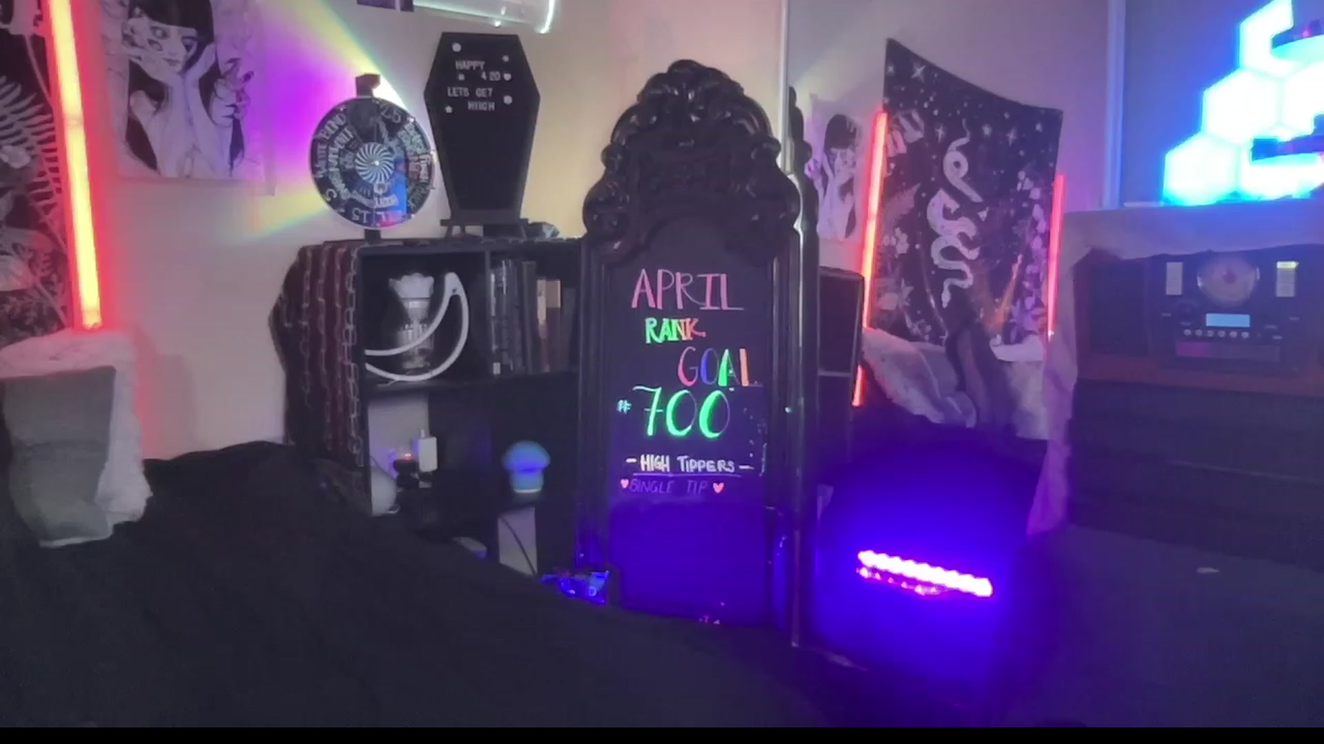 Gallery image thumbnail from RileyWoods's myfreecams stream on, 04/30/2023, 01:41 image 14 of 20