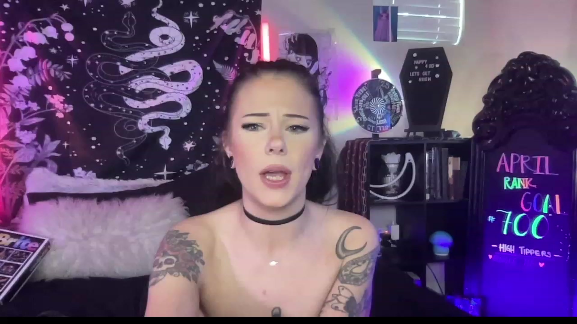 Gallery image thumbnail from RileyWoods's myfreecams stream on, 04/30/2023, 01:41 image 20 of 20