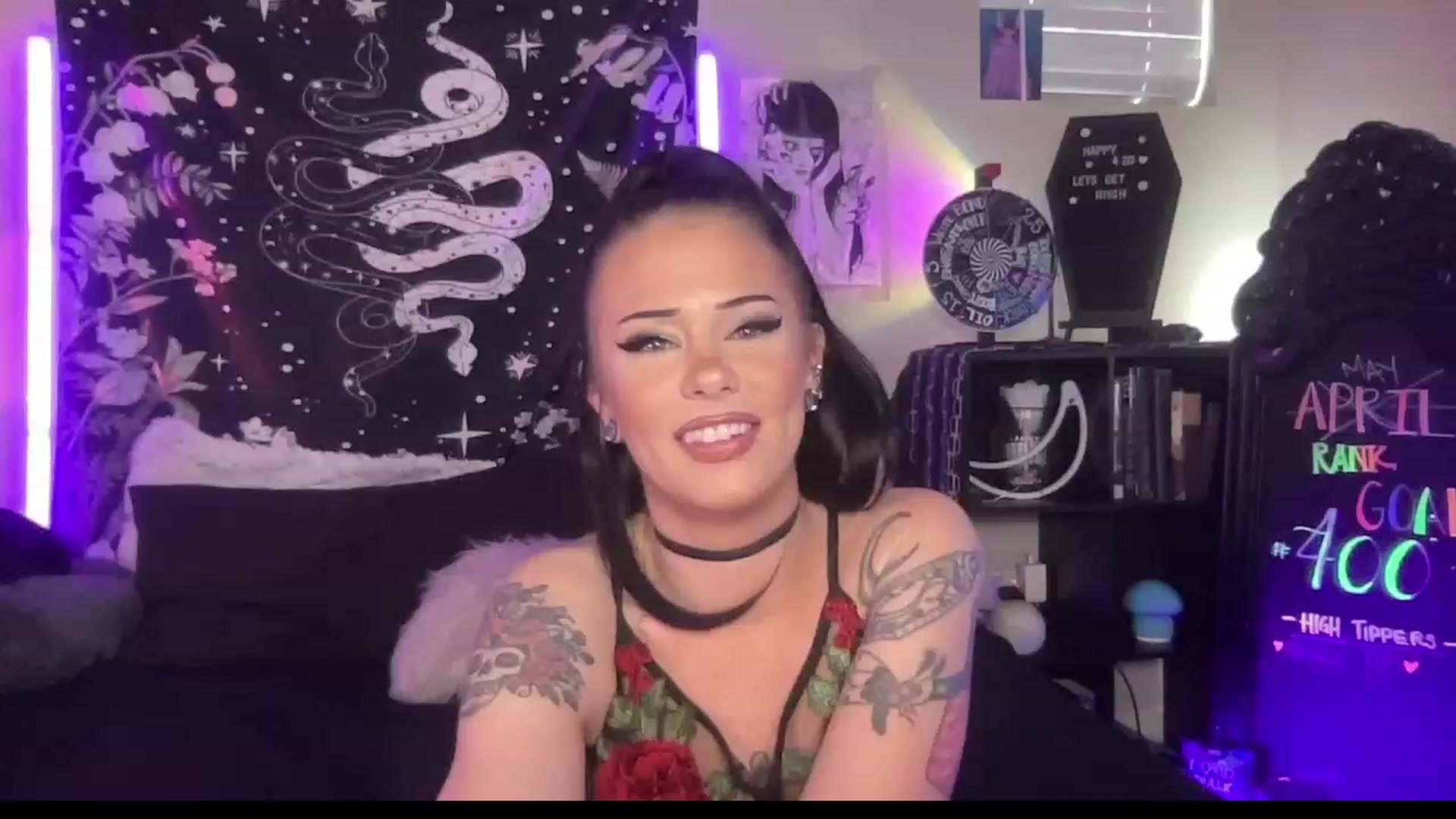 Gallery image thumbnail from RileyWoods's myfreecams stream on, 05/02/2023, 01:02 image 11 of 20