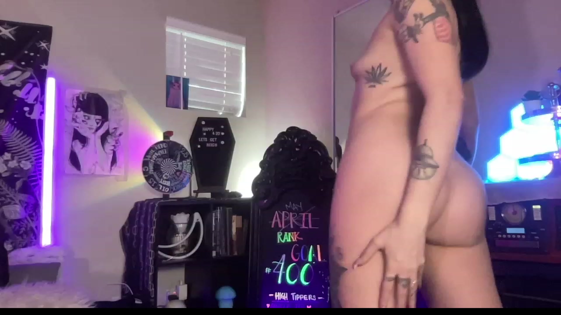 Gallery image thumbnail from RileyWoods's myfreecams stream on, 05/02/2023, 01:02 image 13 of 20