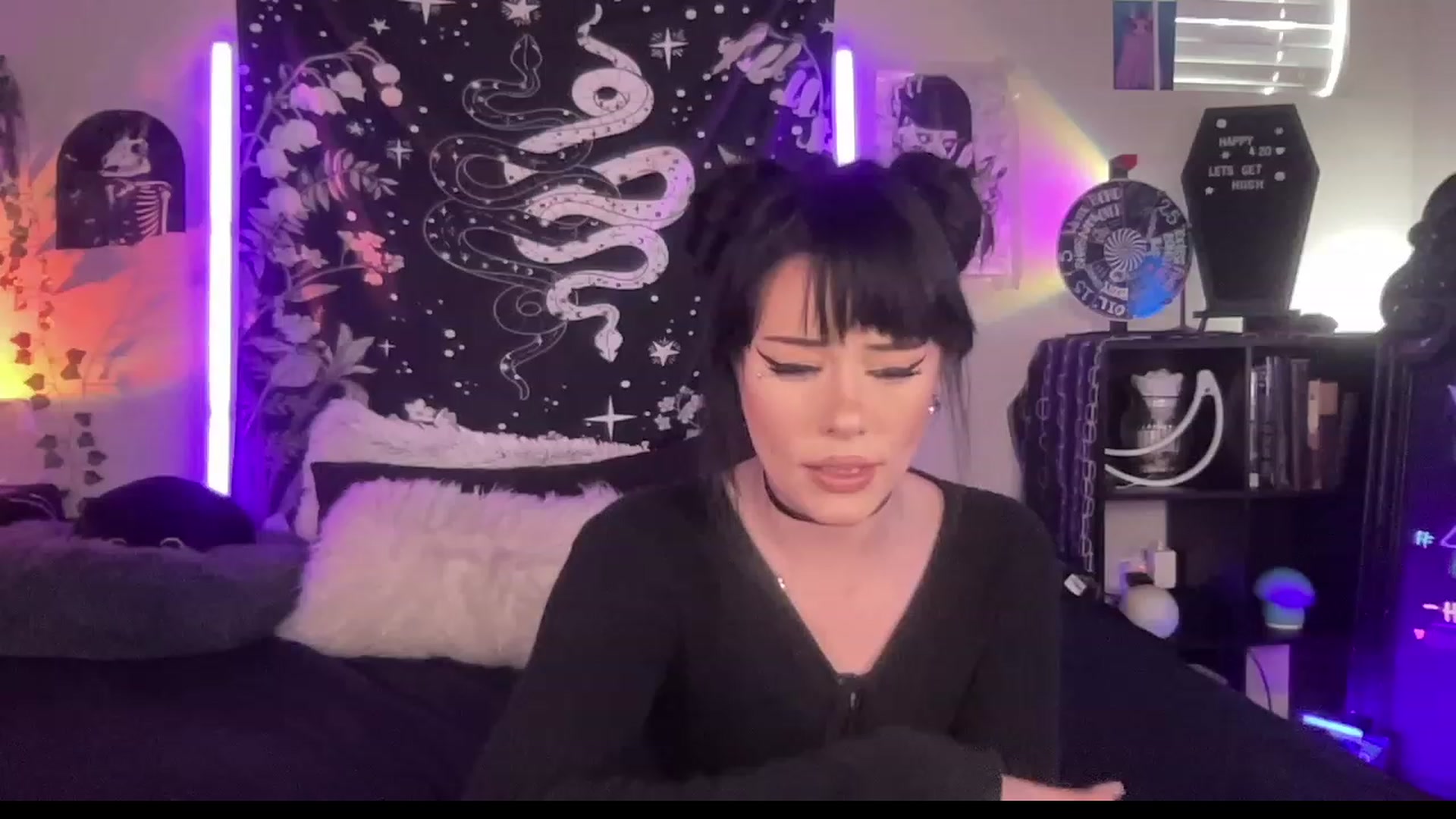 Gallery image thumbnail from RileyWoods's myfreecams stream on, 05/02/2023, 23:58 image 2 of 20