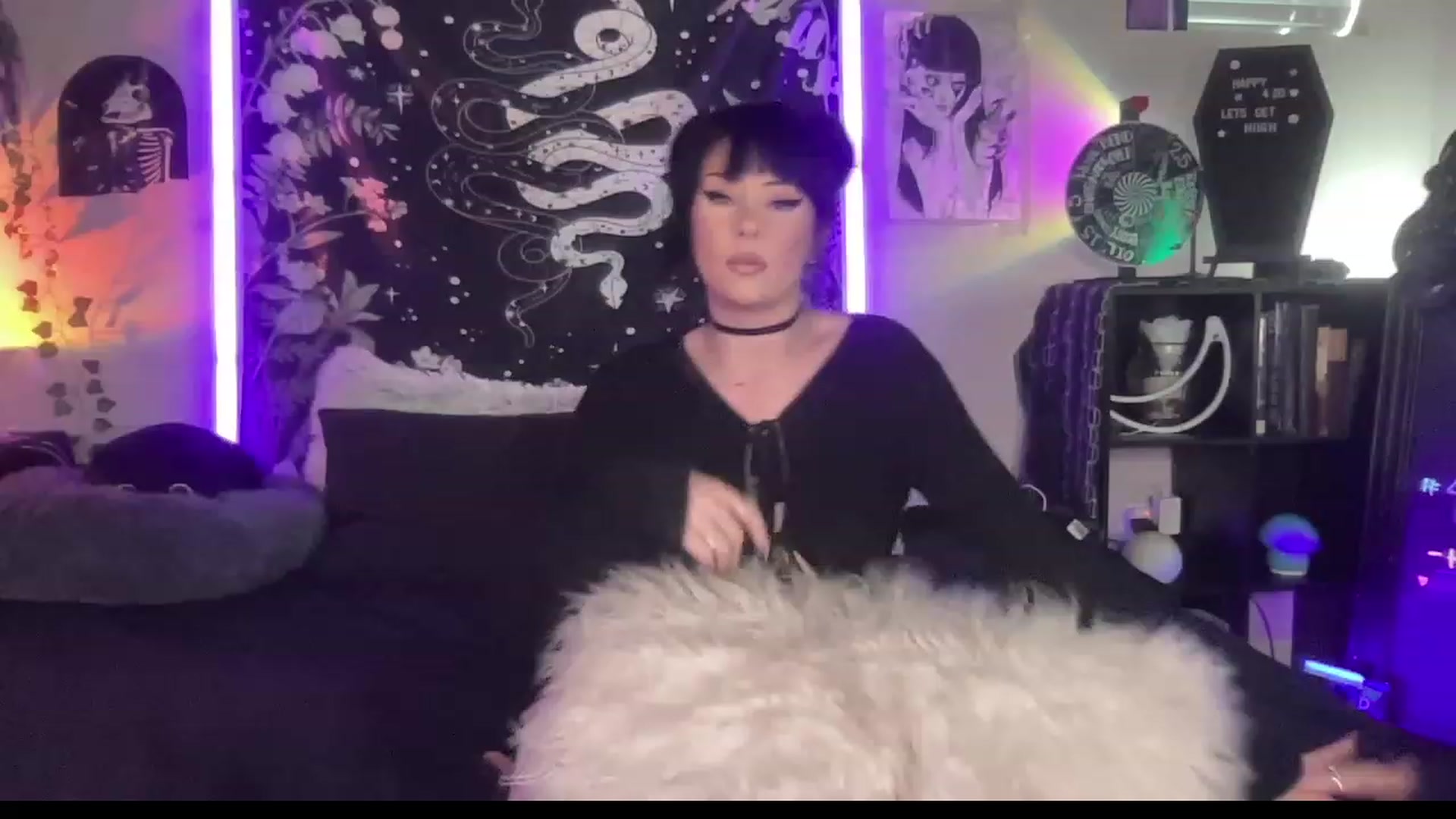 Gallery image thumbnail from RileyWoods's myfreecams stream on, 05/02/2023, 23:58 image 8 of 20