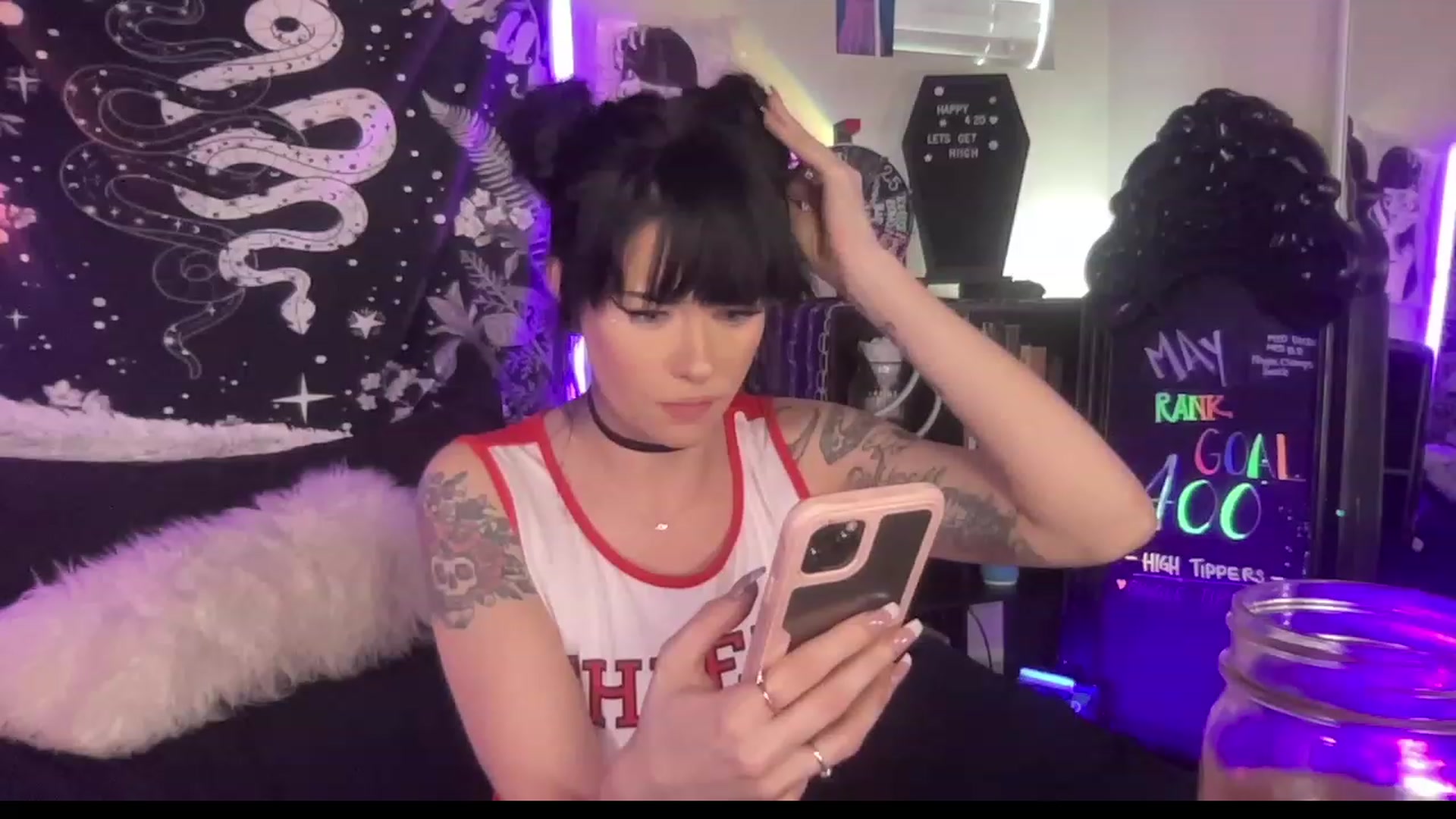 Gallery image thumbnail from RileyWoods's myfreecams stream on, 05/03/2023, 01:53 image 3 of 20