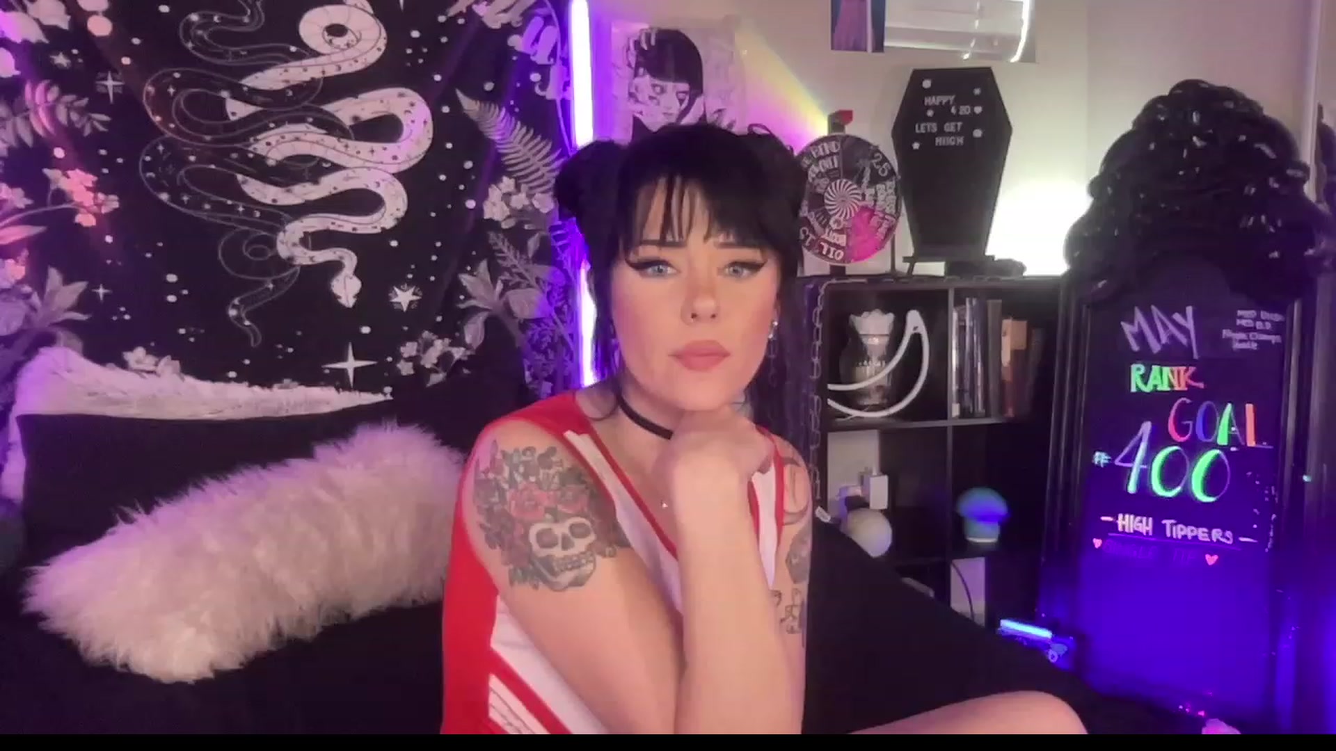 Gallery image thumbnail from RileyWoods's myfreecams stream on, 05/03/2023, 01:53 image 10 of 20