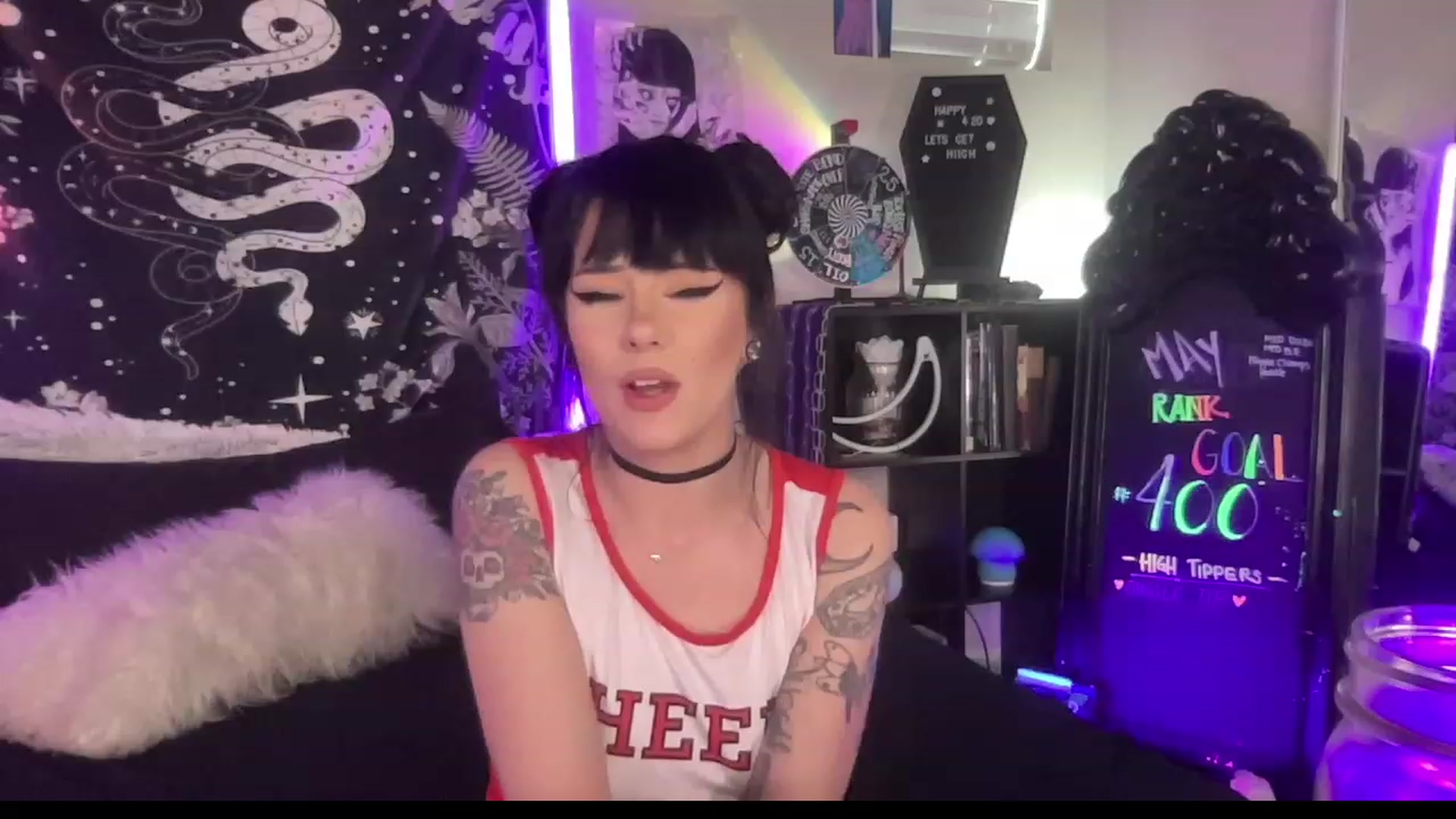 Gallery image thumbnail from RileyWoods's myfreecams stream on, 05/03/2023, 01:53 image 7 of 20