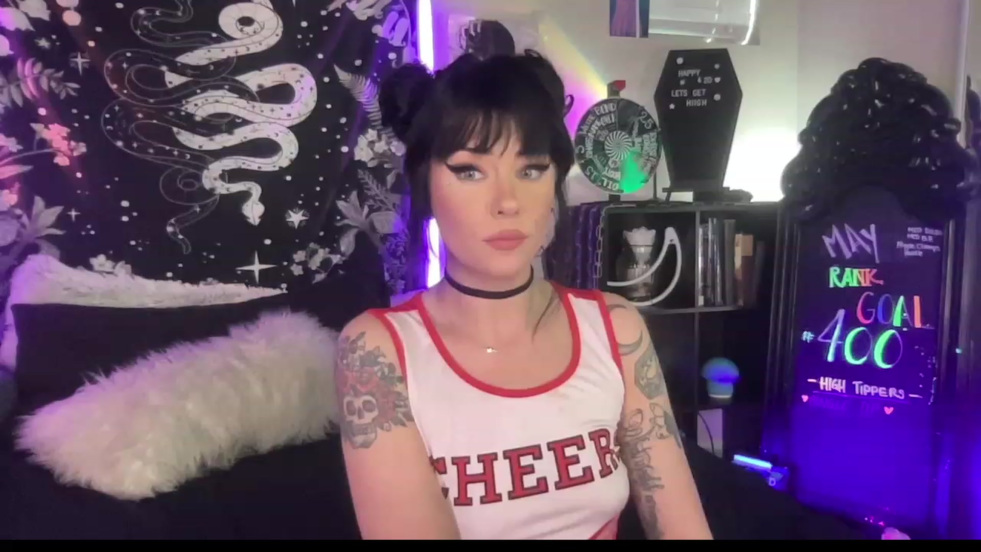 Gallery image thumbnail from RileyWoods's myfreecams stream on, 05/03/2023, 01:53 image 13 of 20