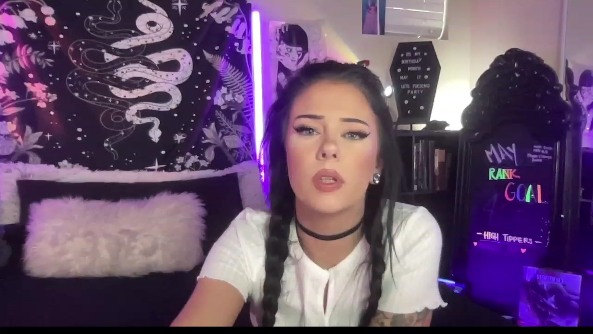 Gallery image thumbnail from RileyWoods's myfreecams stream on, 05/04/2023, 02:13 image 20 of 20
