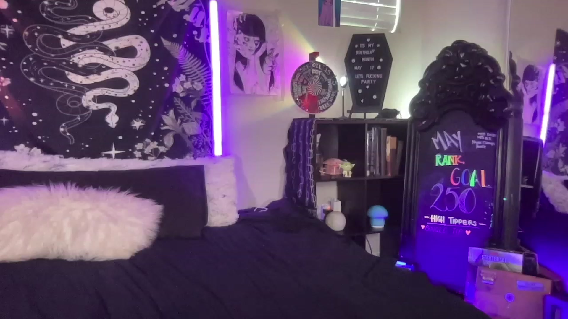 Gallery image thumbnail from RileyWoods's myfreecams stream on, 05/07/2023, 01:38 image 14 of 20