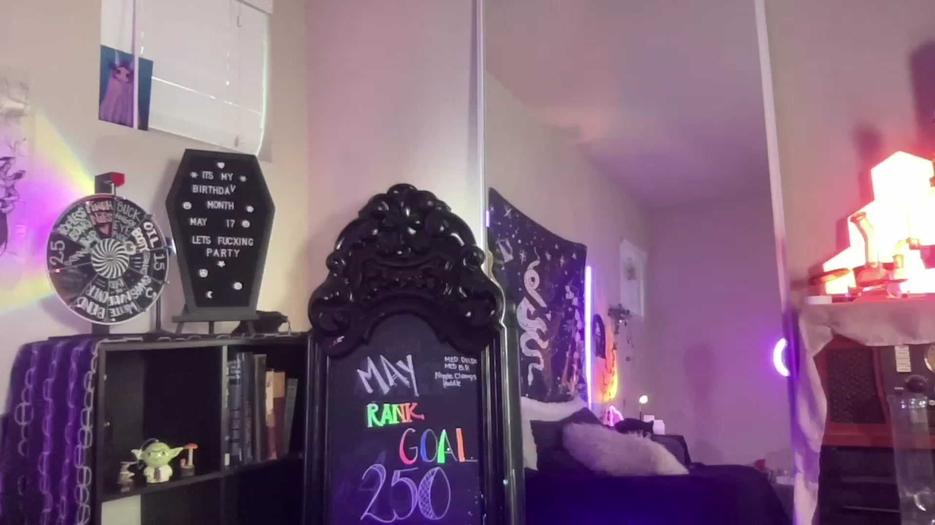 Gallery image thumbnail from RileyWoods's myfreecams stream on, 05/08/2023, 02:51 image 20 of 20