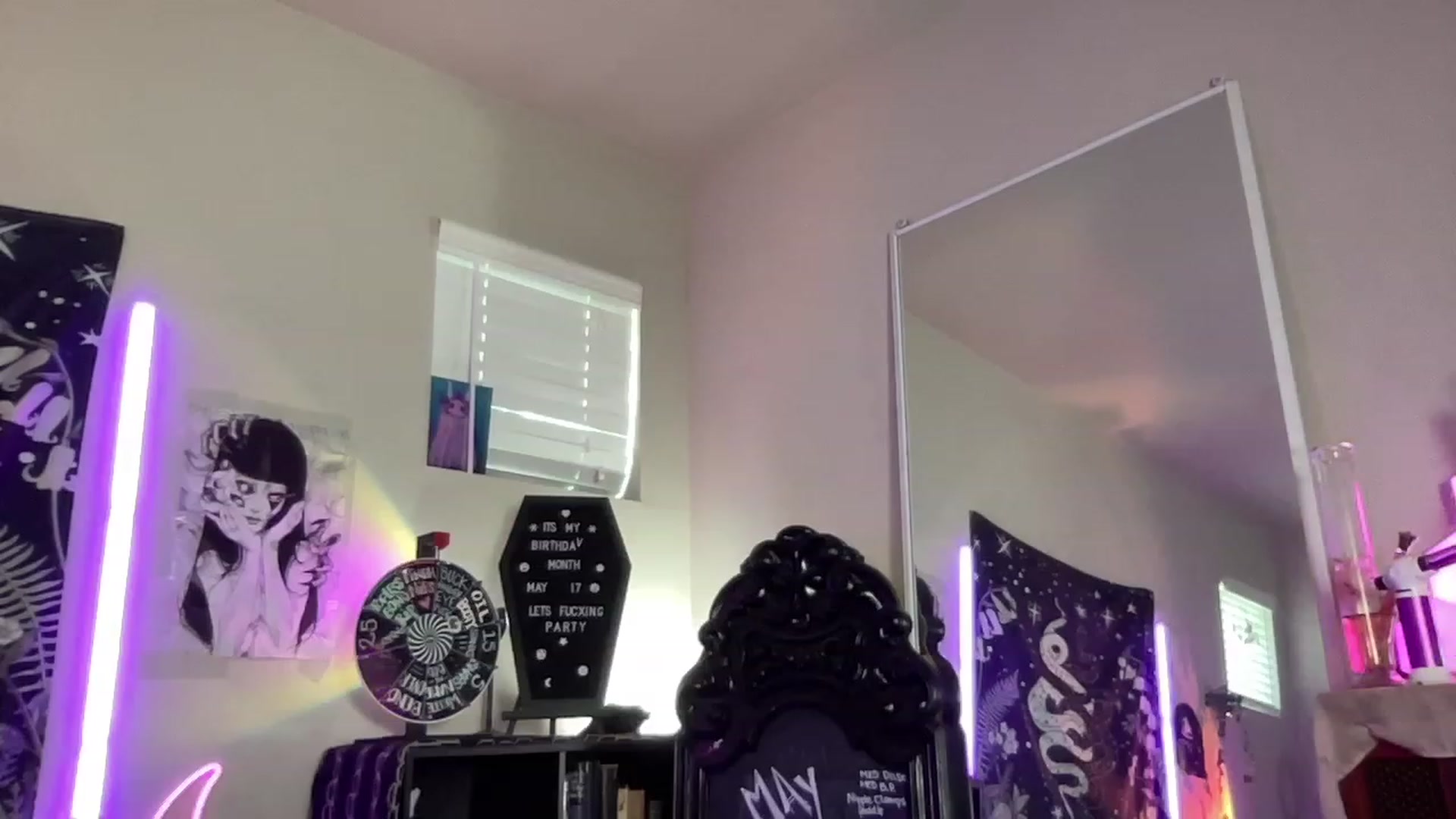 Gallery image thumbnail from RileyWoods's myfreecams stream on, 05/10/2023, 24:03 image 18 of 20