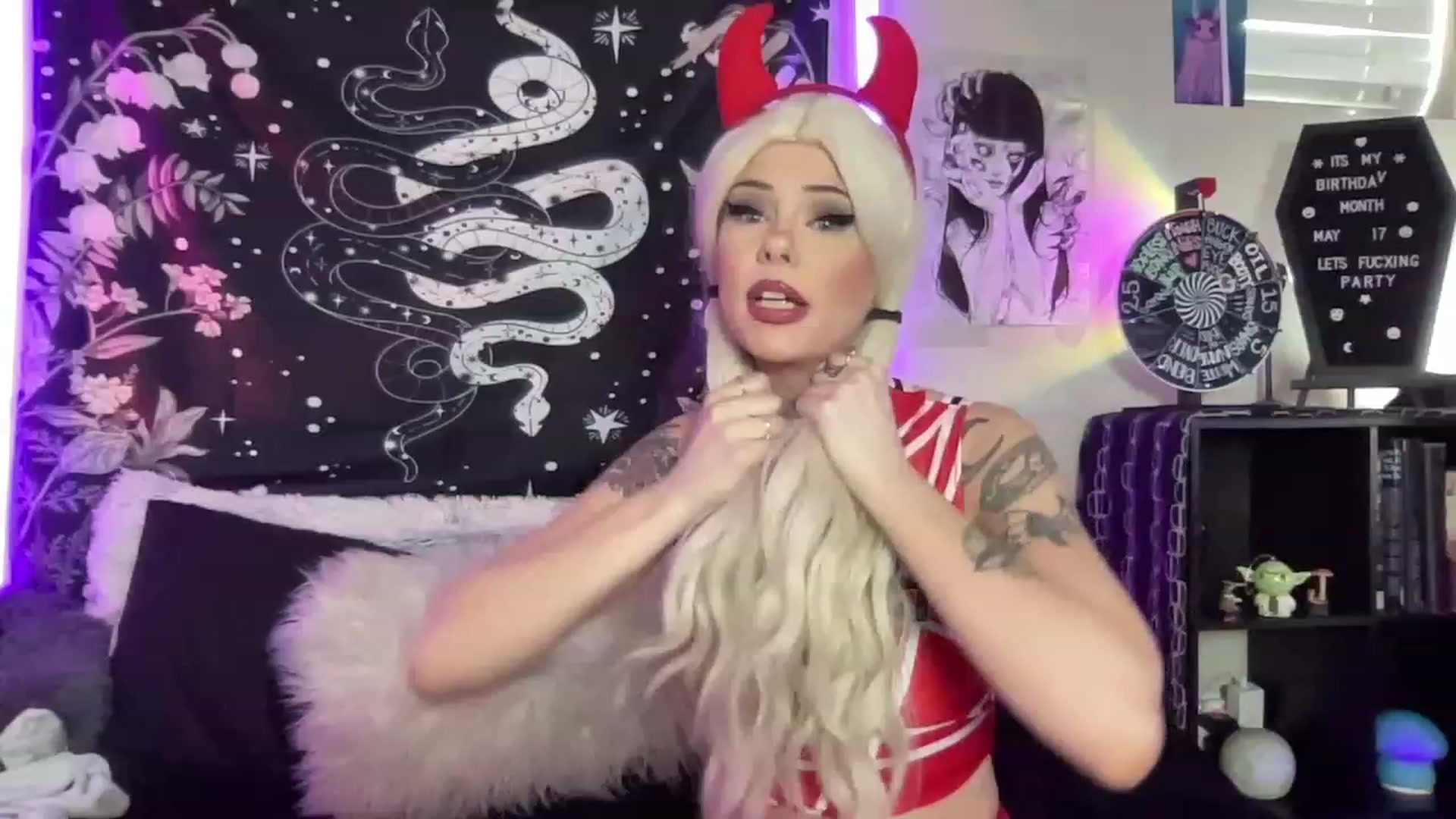 Gallery image thumbnail from RileyWoods's myfreecams stream on, 05/10/2023, 24:03 image 14 of 20