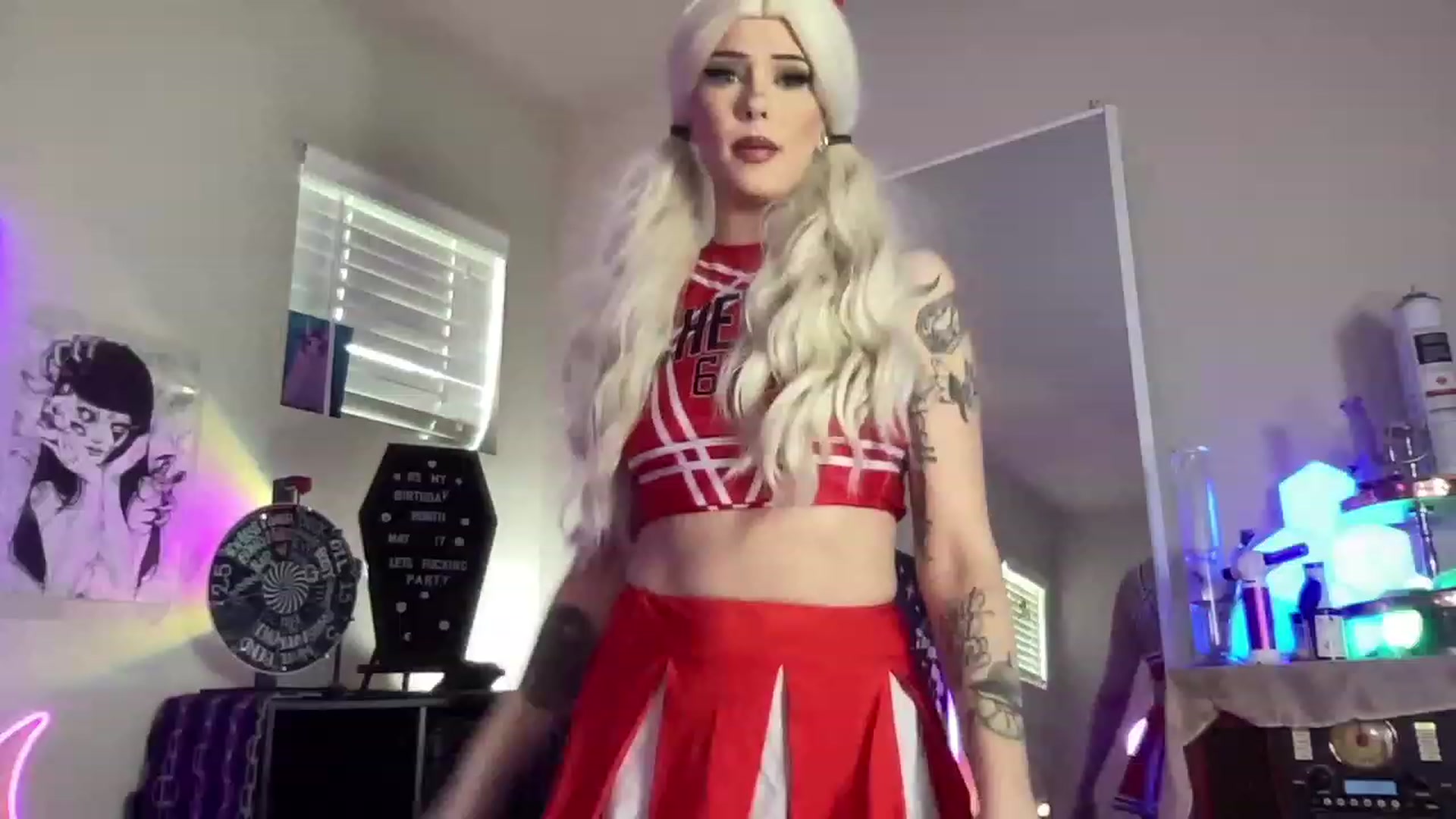 Gallery image thumbnail from RileyWoods's myfreecams stream on, 05/10/2023, 24:03 image 12 of 20