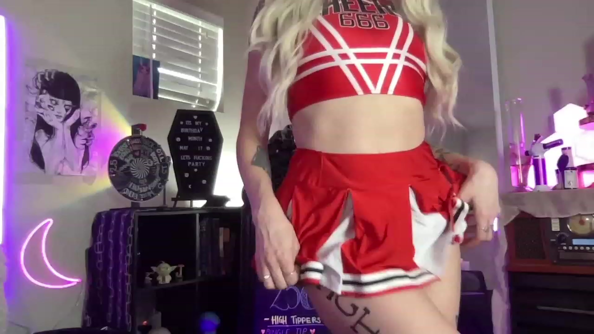 Gallery image thumbnail from RileyWoods's myfreecams stream on, 05/10/2023, 24:03 image 5 of 20