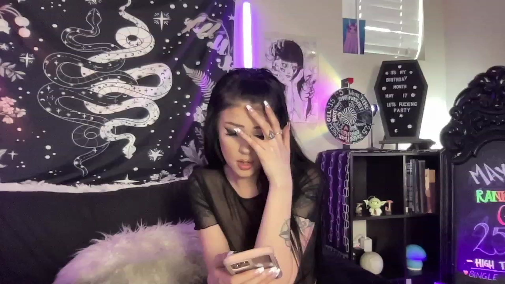 Gallery image thumbnail from RileyWoods's myfreecams stream on, 05/12/2023, 01:16 image 3 of 20