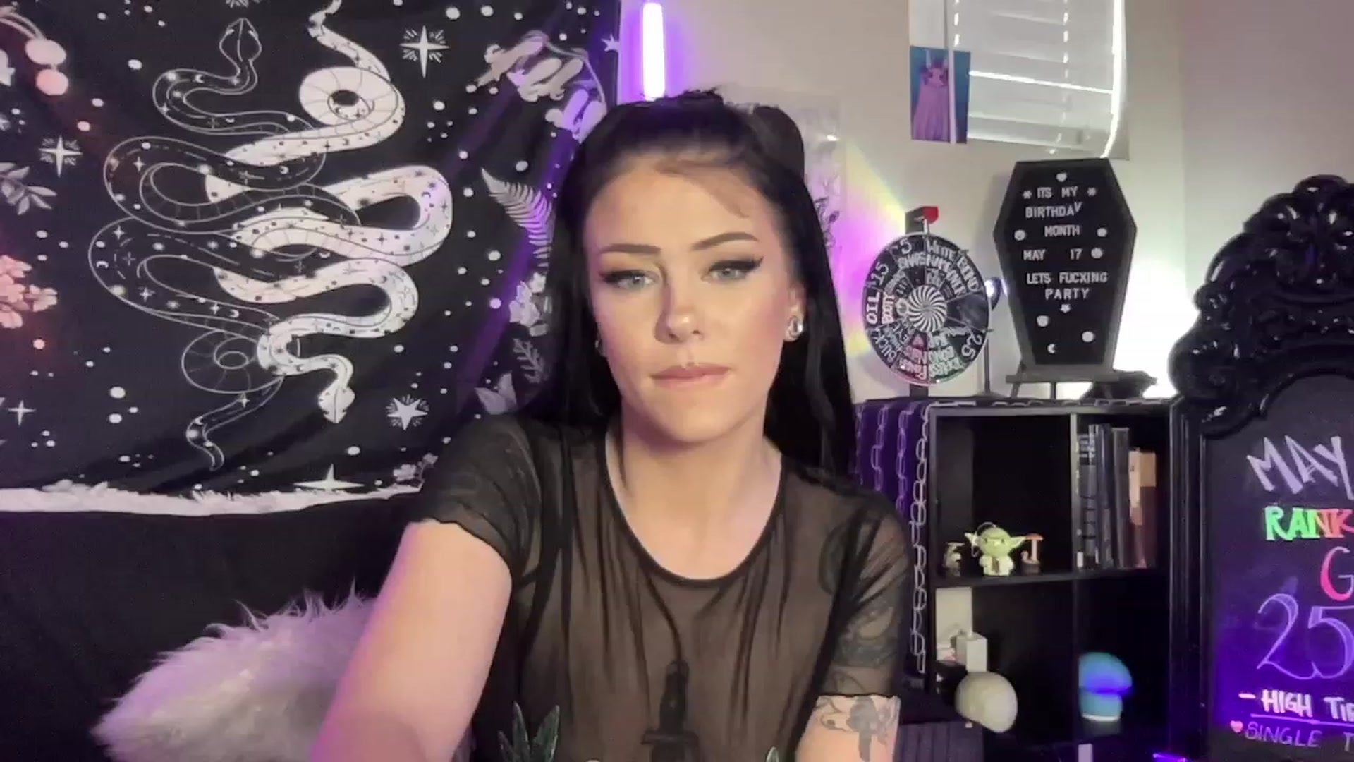 Gallery image thumbnail from RileyWoods's myfreecams stream on, 05/12/2023, 01:16 image 15 of 20