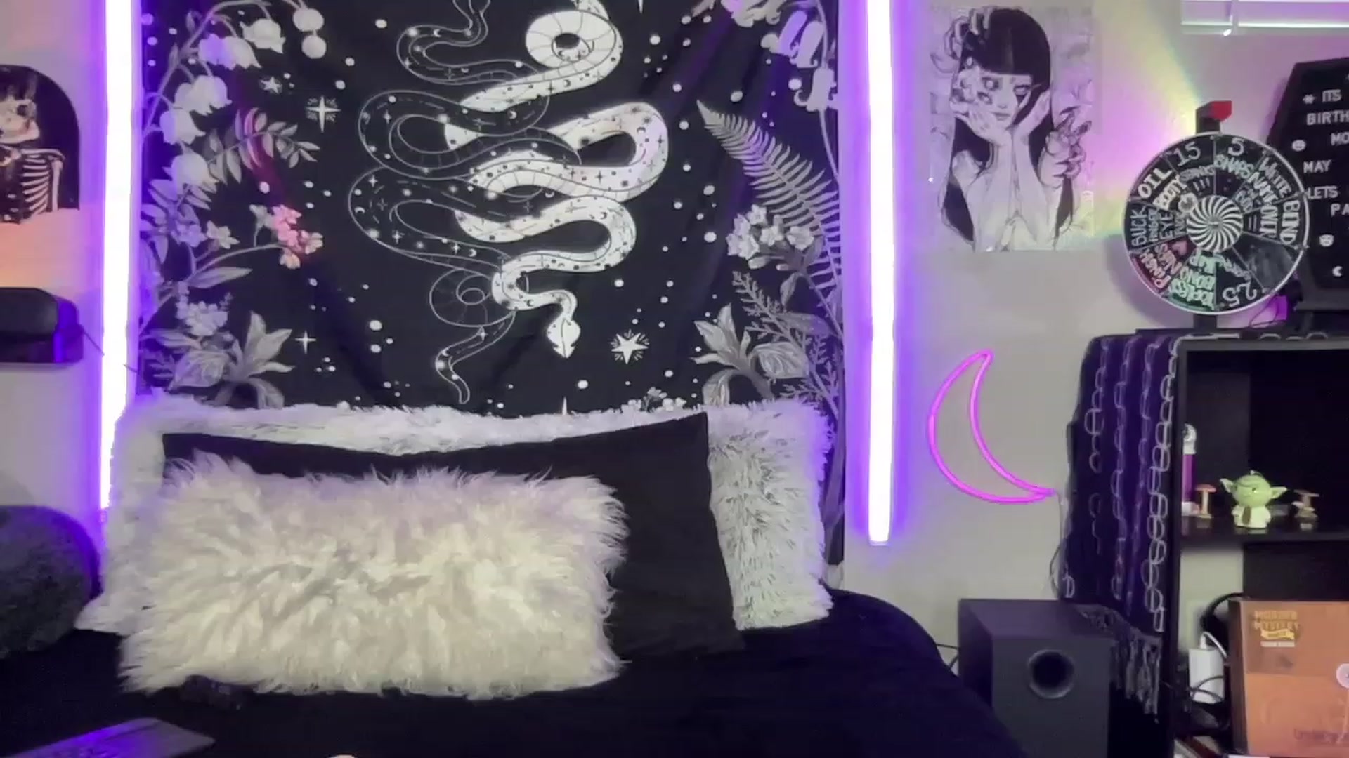 Gallery image thumbnail from RileyWoods's myfreecams stream on, 05/14/2023, 23:44 image 15 of 20