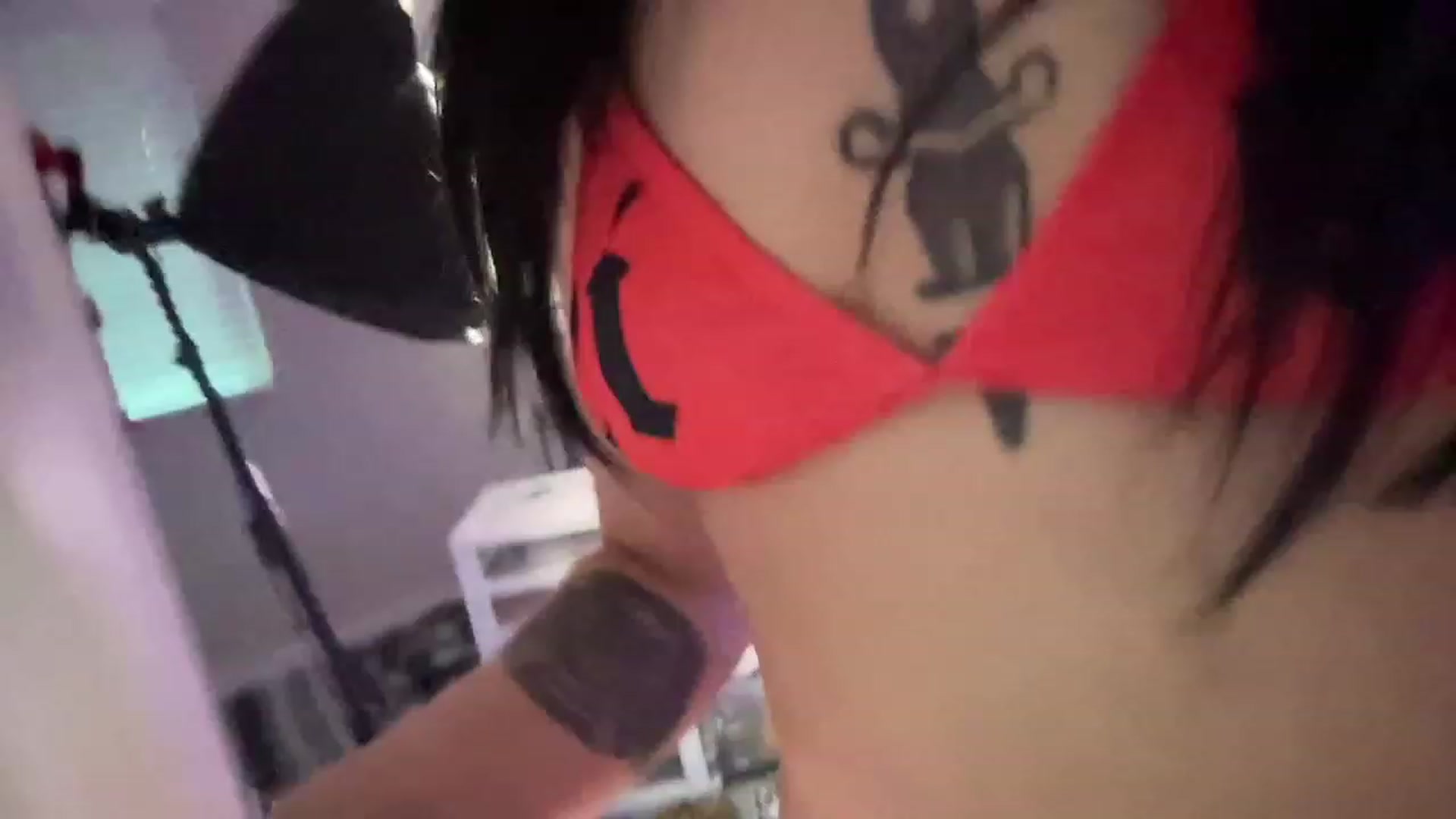 Gallery image thumbnail from RileyWoods's myfreecams stream on, 05/15/2023, 03:20 image 17 of 20