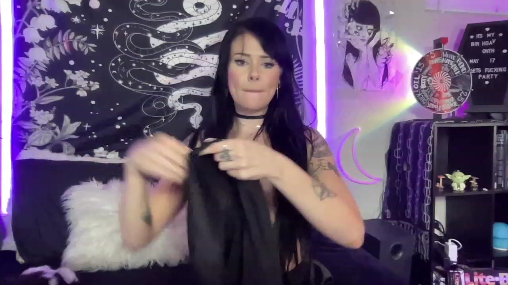 Gallery image thumbnail from RileyWoods's myfreecams stream on, 05/16/2023, 02:58 image 16 of 20