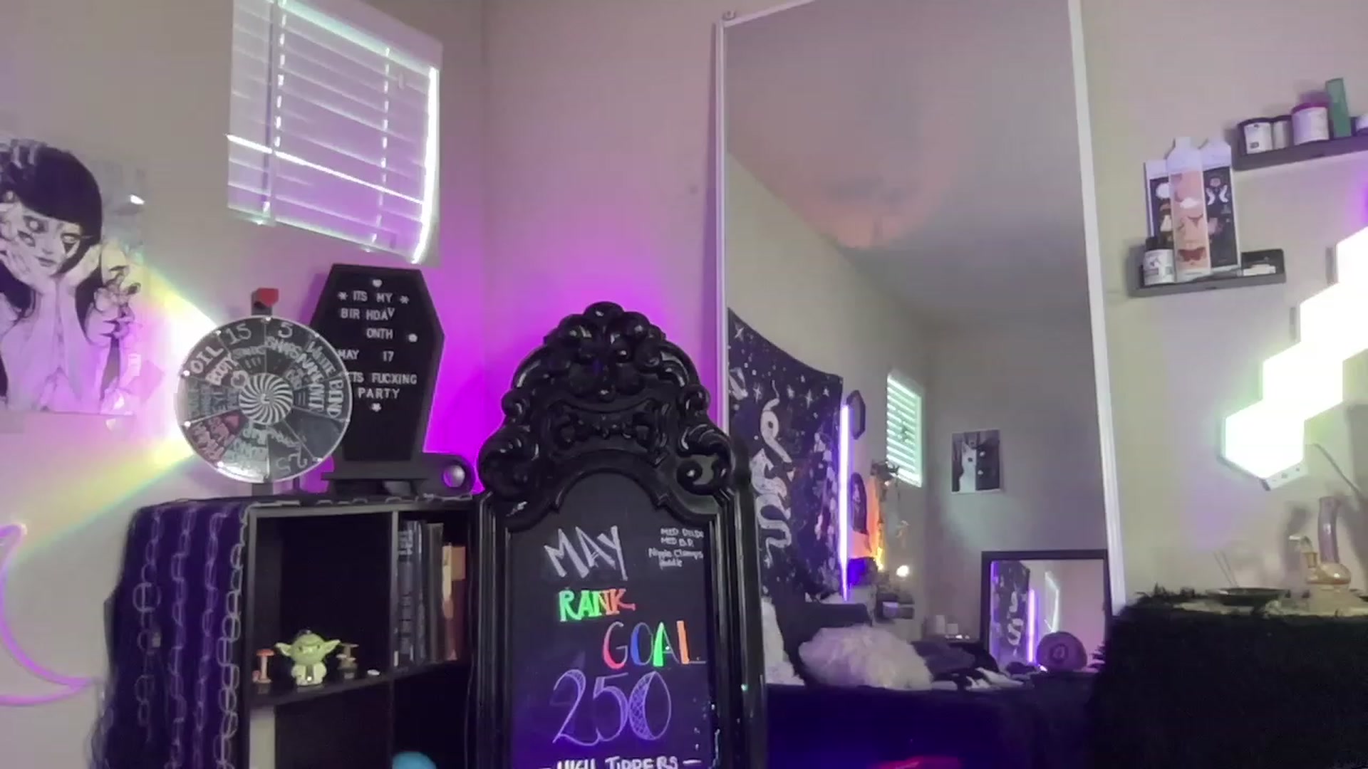 Gallery image thumbnail from RileyWoods's myfreecams stream on, 05/17/2023, 24:06 image 16 of 20